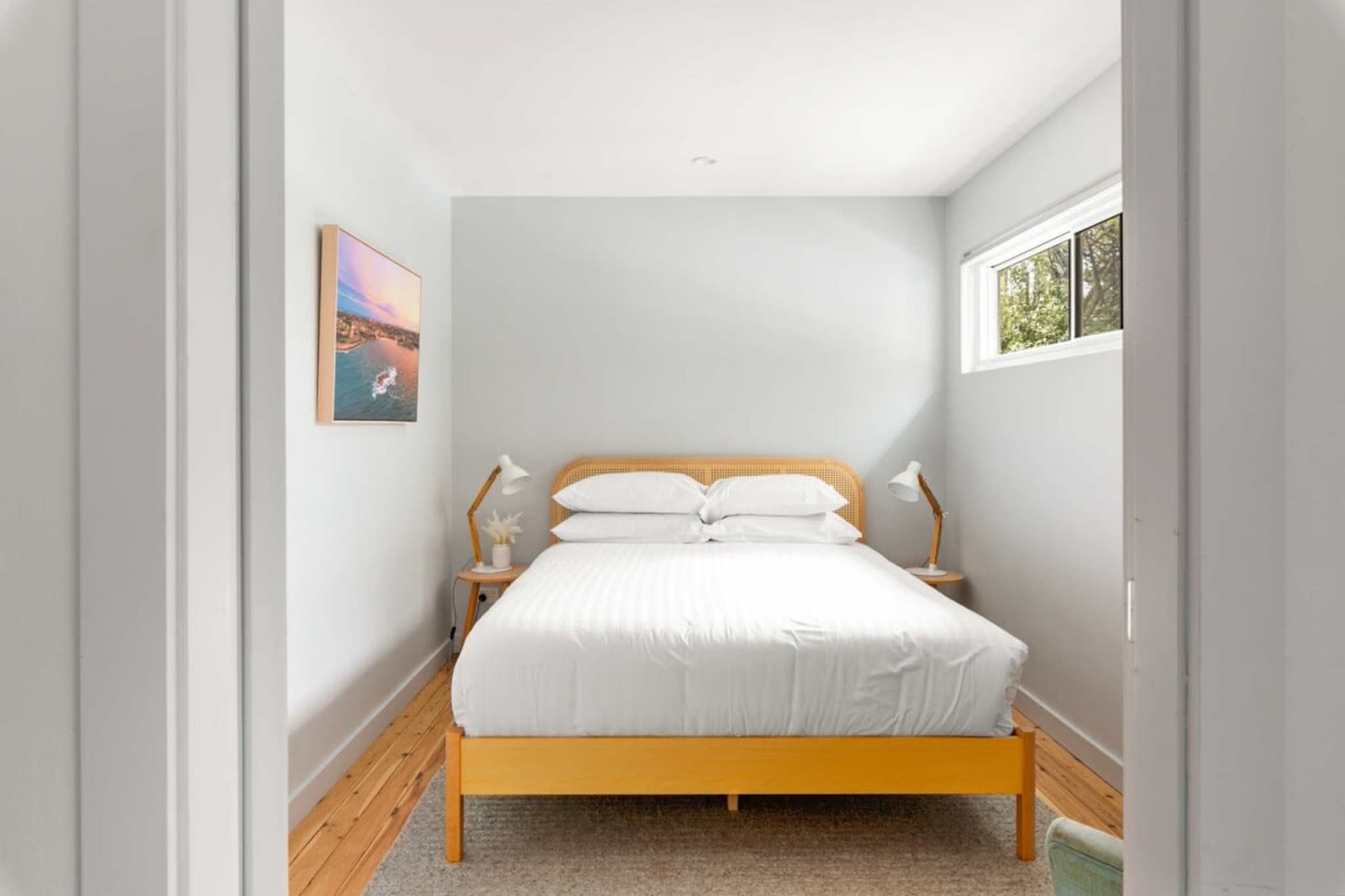 Modern 1-Bed Pad Minutes Away from Beach