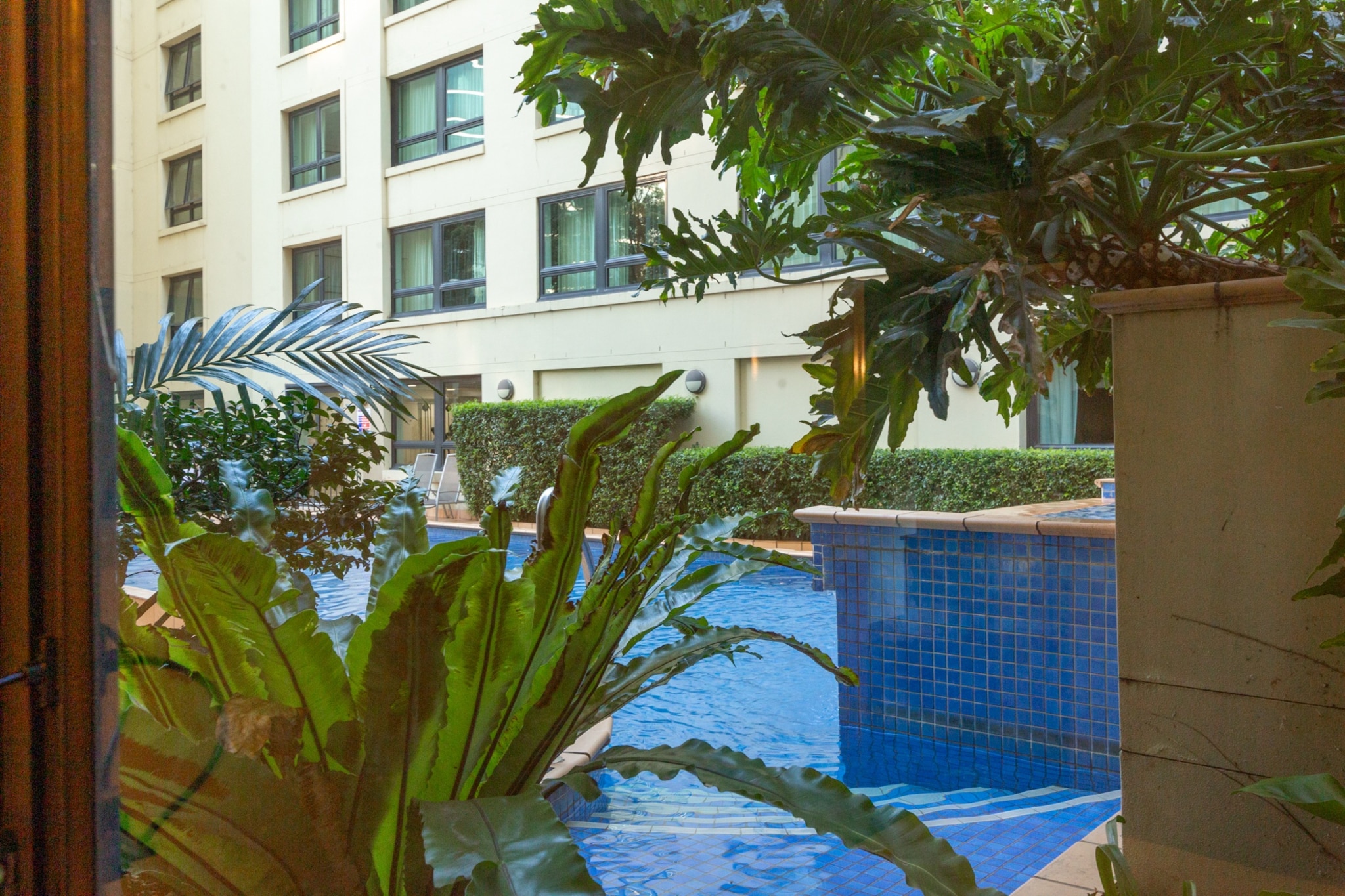 Desk, Elevator, Hot Water, Internet Access DSL, Wardrobe, Kitchen(stove, electric kettle, toaster, coffee machine, oven, microwave, fridge, dishes and cutlery, Cooking basics, Wine glasses), bedroom(Bed Linen, double bed, Room-darkening shades), bathroom(bath tub, hairdryer, Towels/Sheets (Incl.), shampoo, body soap, Conditioner, Shower gel), First Aid, Play area, TV, tumble dryer, washing machine, heating, air conditioning, swimming pool, private outdoor pool, iron, Essentials, Long term stays allowed