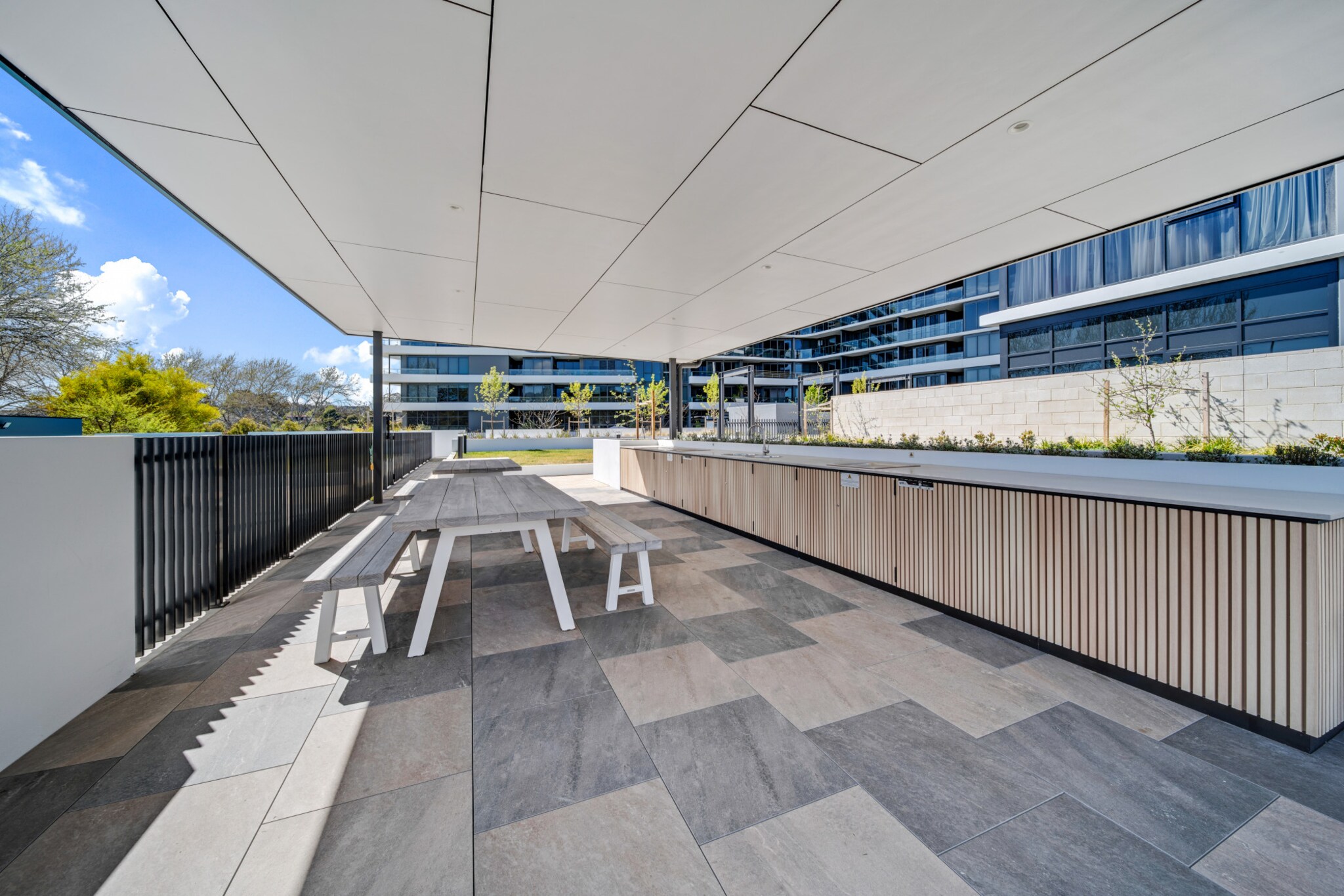 Chic 1-Bed with Sophisticated Decor,