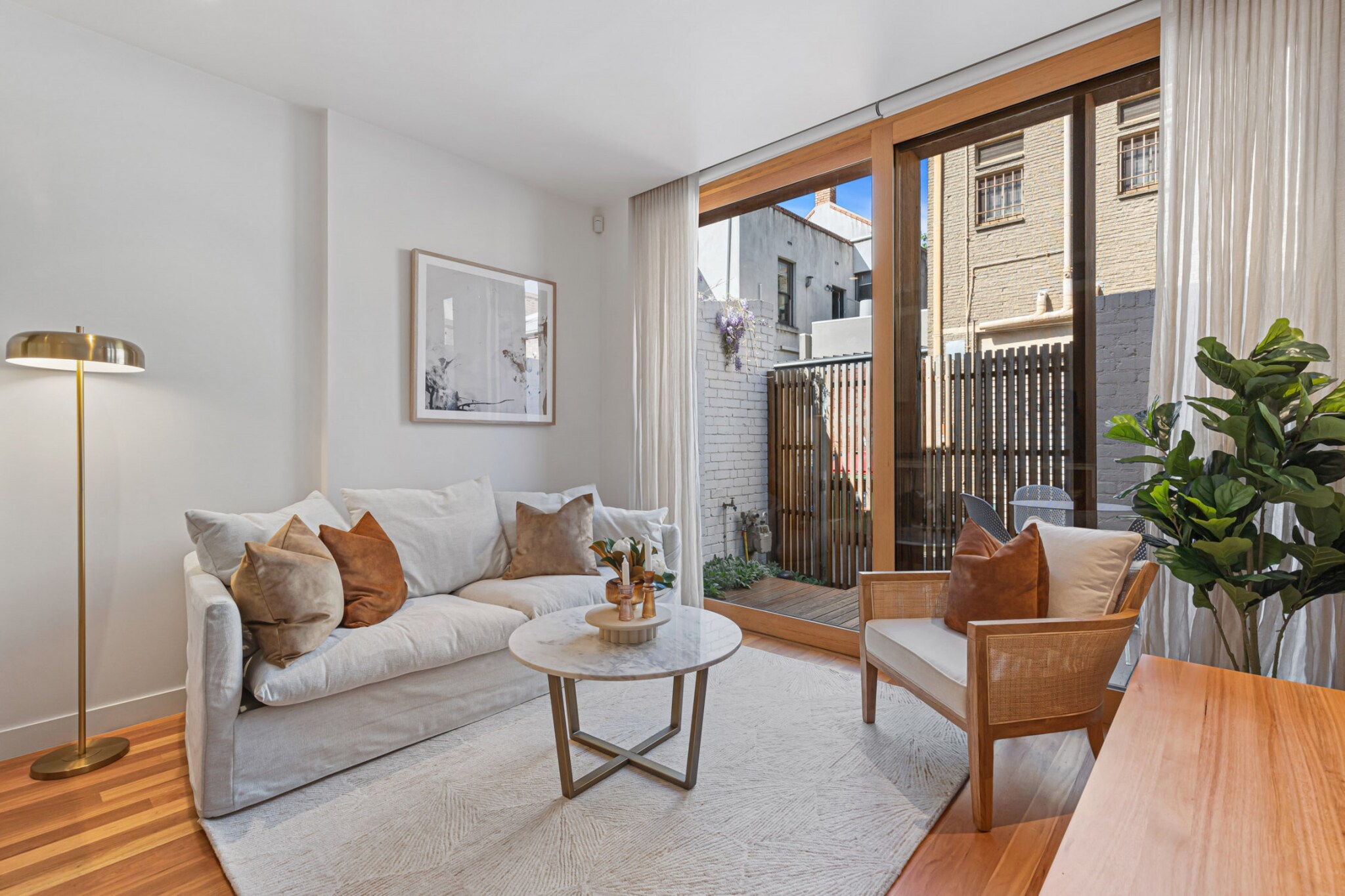 Stylish 2-bed Victorian Terrace in Carlton