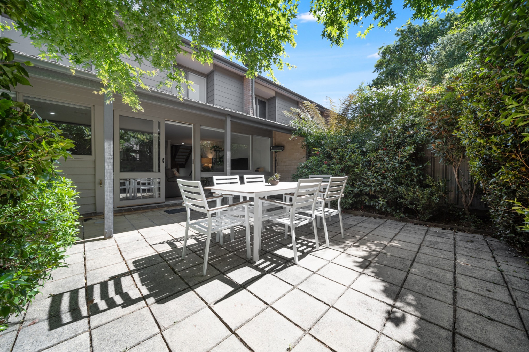 Gorgeous 2-Bed Townhouse with Patio, BBQ & Parking