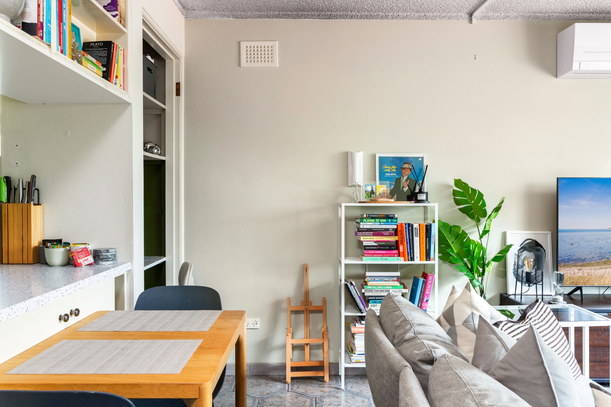 Cosy Sydenham 1-Bed by Inner-West's Attractions