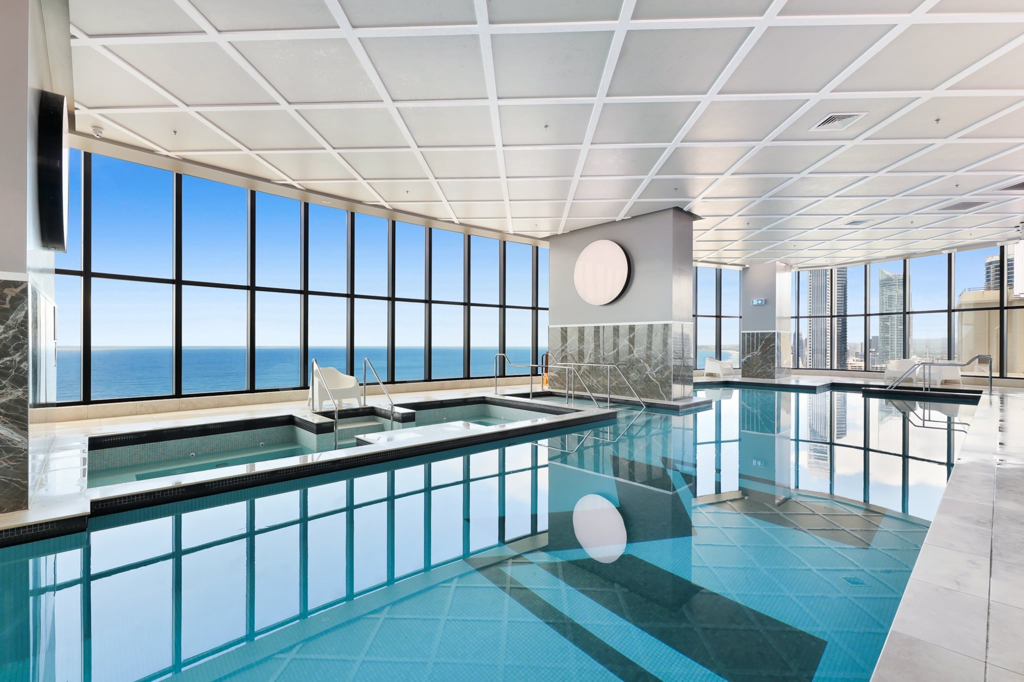 Luxe Oceanfront 1-Bed High Rise with Pool & Gym