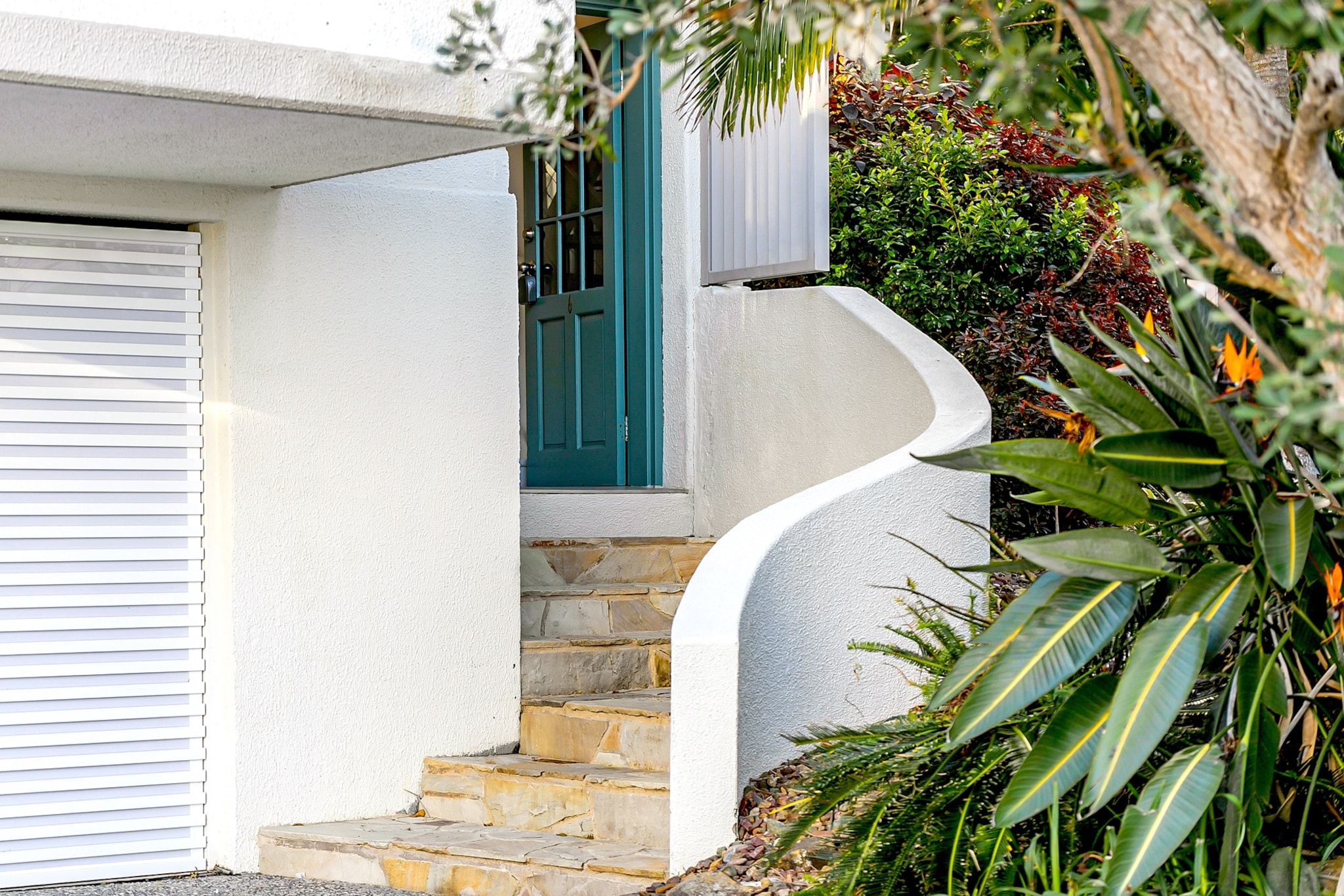 2-Bed Coastal Haven with Pool by Sunshine Beach