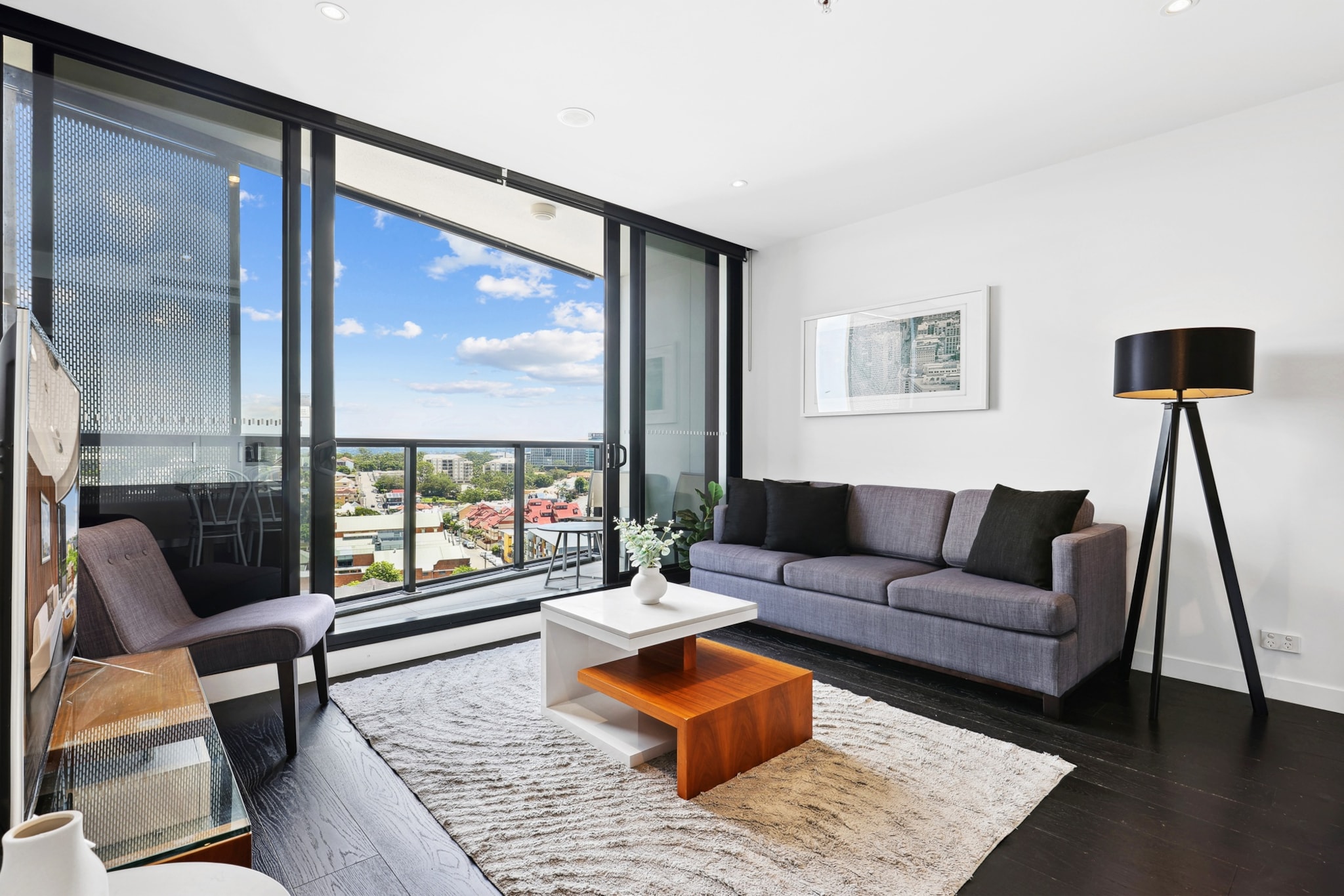 Chic 1-Bedroom Apartment with Pool