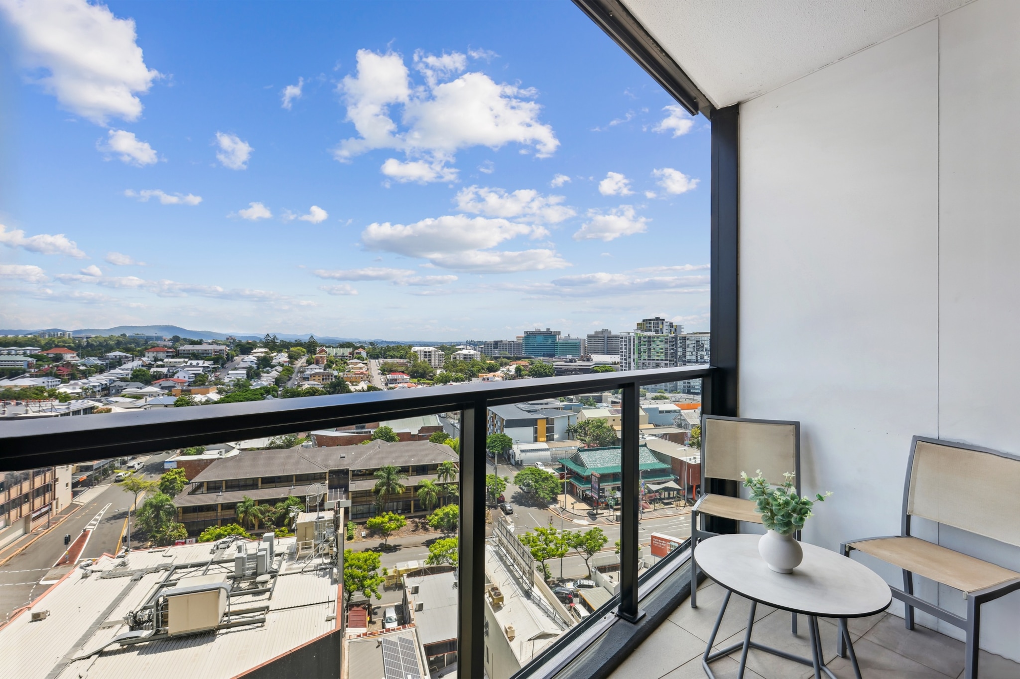 Chic 1-Bedroom Apartment with Pool