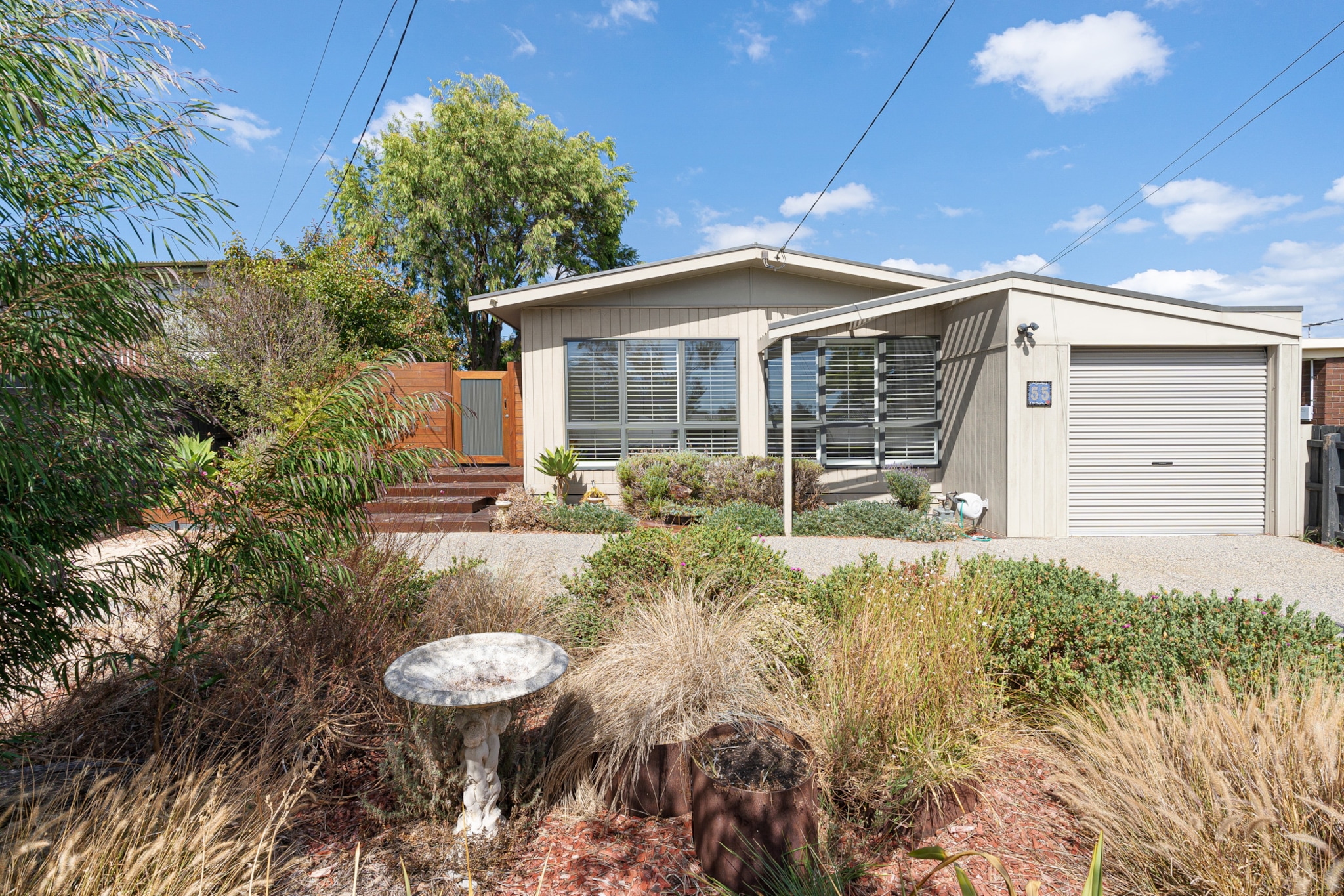 Luxurious 3-Bed Home with Outdoor Spa