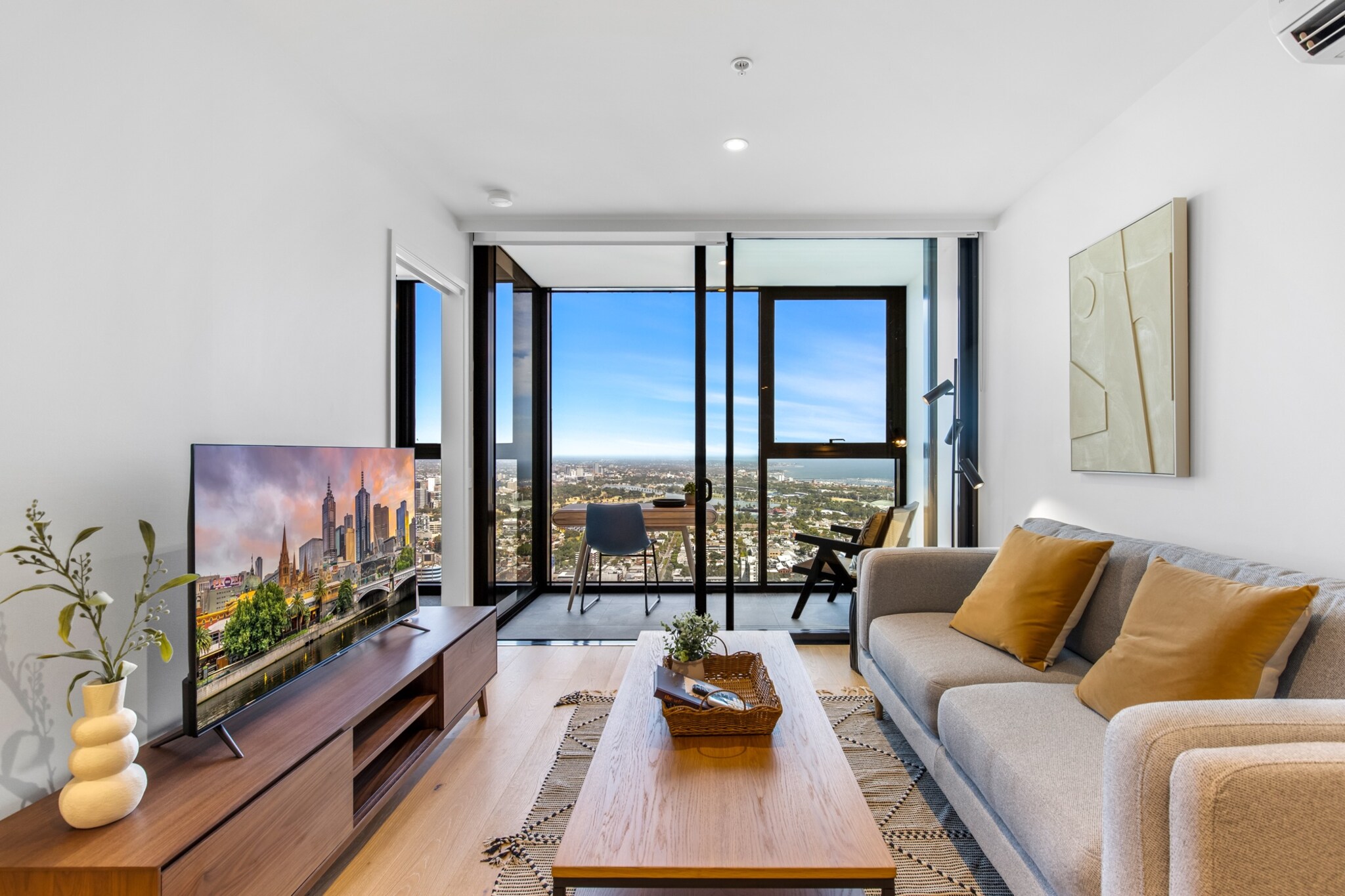 Experience the epitome of modern living in this exquisite 1-bed apartment. Boasting impeccable design, panoramic city and water views, and a prime location, this abode is a sanctuary of luxury. Revel in the sunlit open-plan living space with top-tier interiors, including access to indoor pool and gym. Positioned strategically near shops, restaurants, cafes and just a stroll from Crown Melbourne casino, this chic abode is your perfect retreat for a cosmopolitan Melbourne lifestyle.