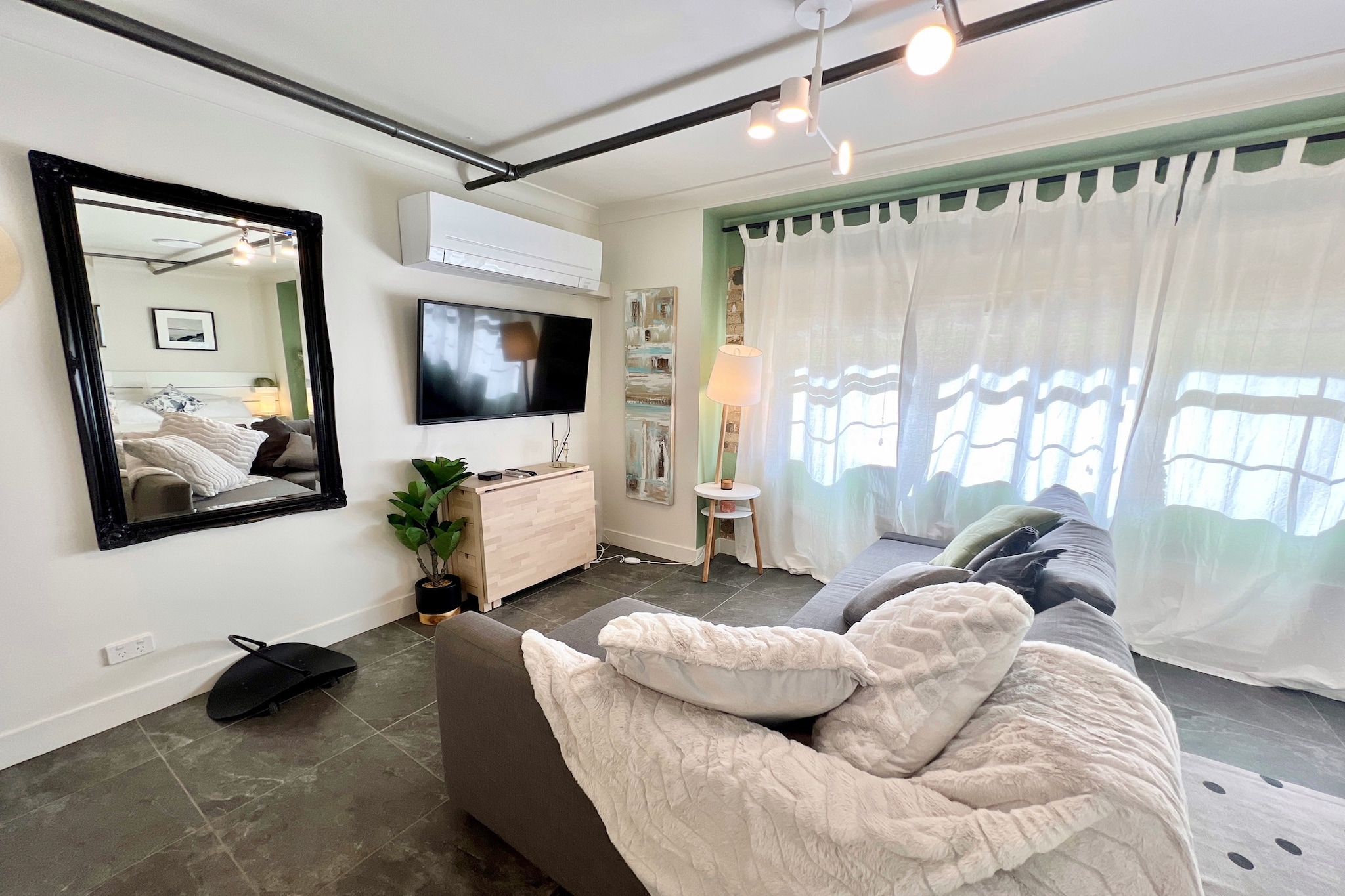 Stylish Studio in the Heart of the City