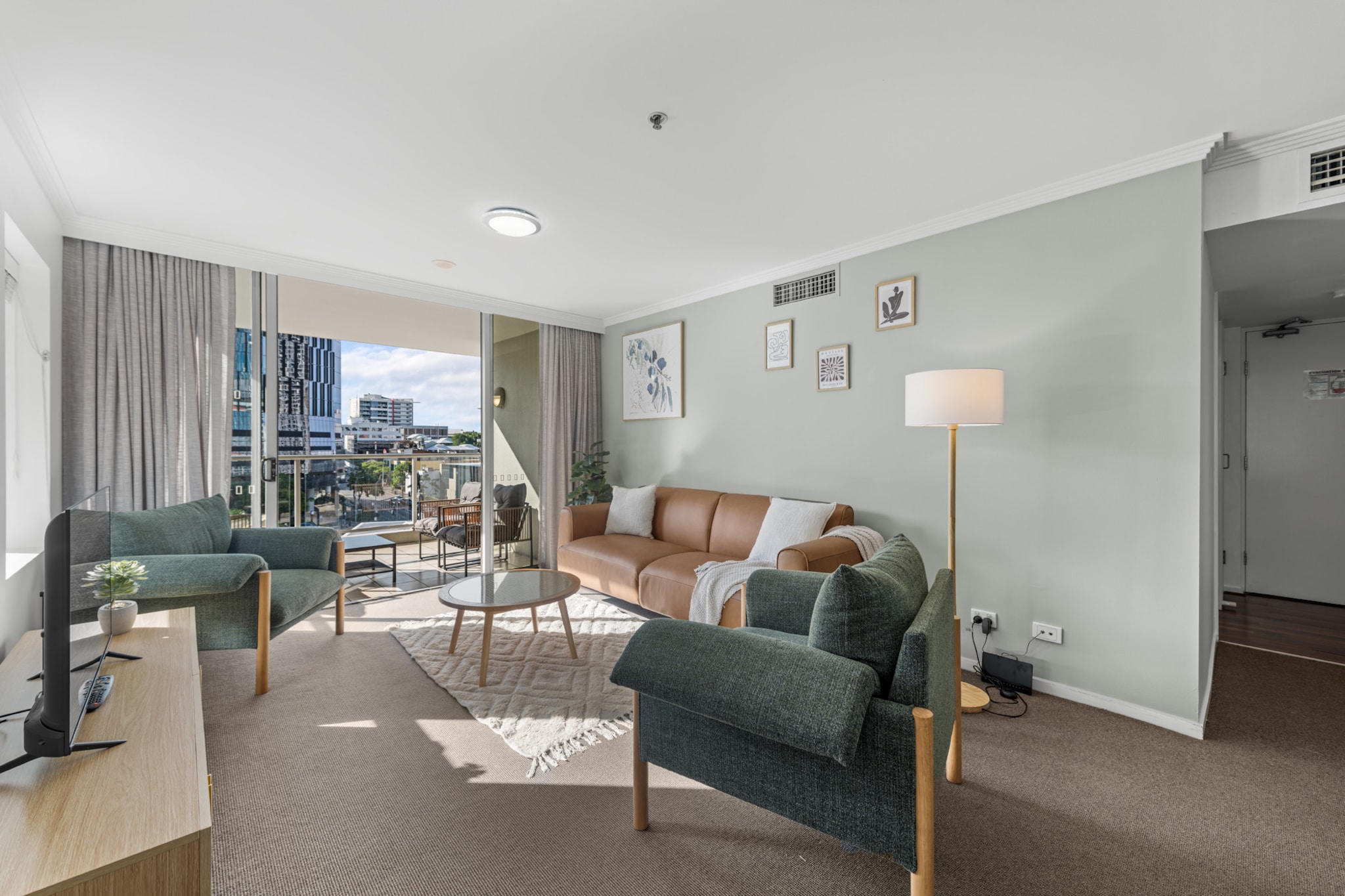 Prime City Residence with Pool, Gym and Parking