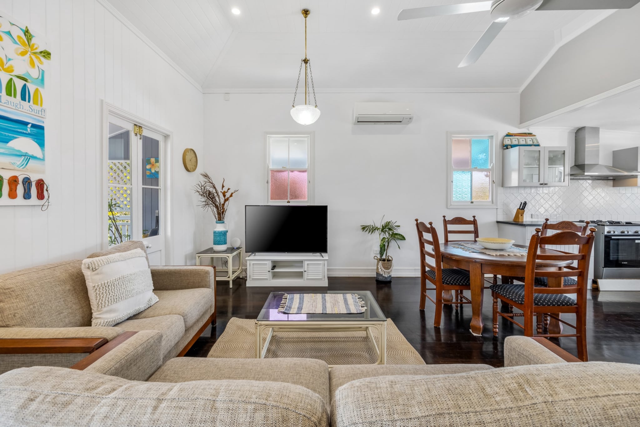 Bed Linen, Hot Water, Internet Access DSL, Wardrobe, Living room(TV), Kitchen(stove, electric kettle, toaster, oven, microwave, dishwasher, fridge), bedroom(Queen Bed), bedroom(2x single bed), bathroom(shower, washbasin, toilet), First Aid, Beach, Play area, tumble dryer, washing machine, balcony or terrace, heating, air conditioning, hairdryer, Towels/Sheets (Incl.), shampoo, body soap, Essentials, dishes and cutlery, Conditioner, Long term stays allowed, Near Ocean, Room-darkening shades, Shower gel, Wine glasses