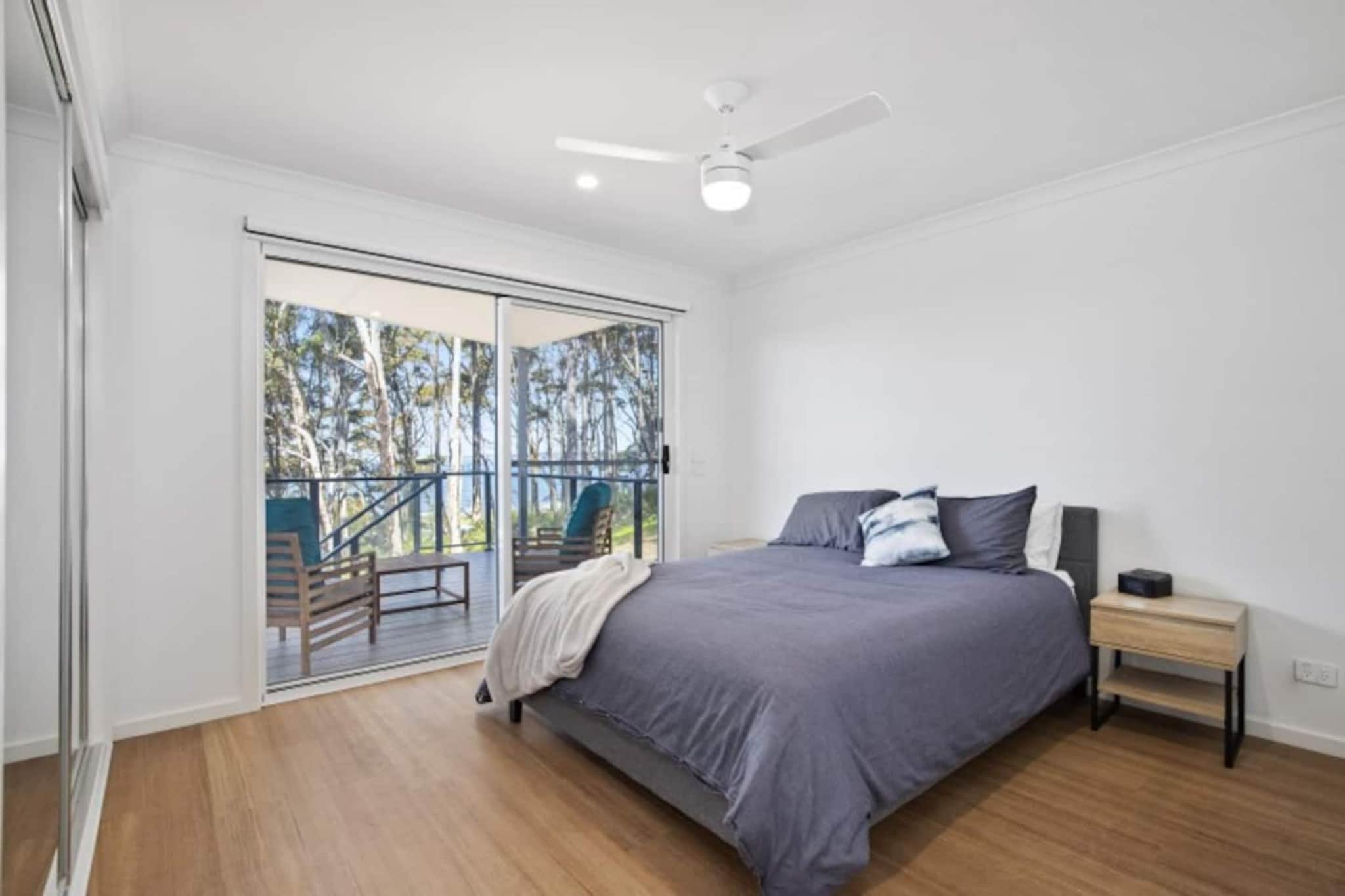 3-Bed Coastal Getaway with Direct Beach Access