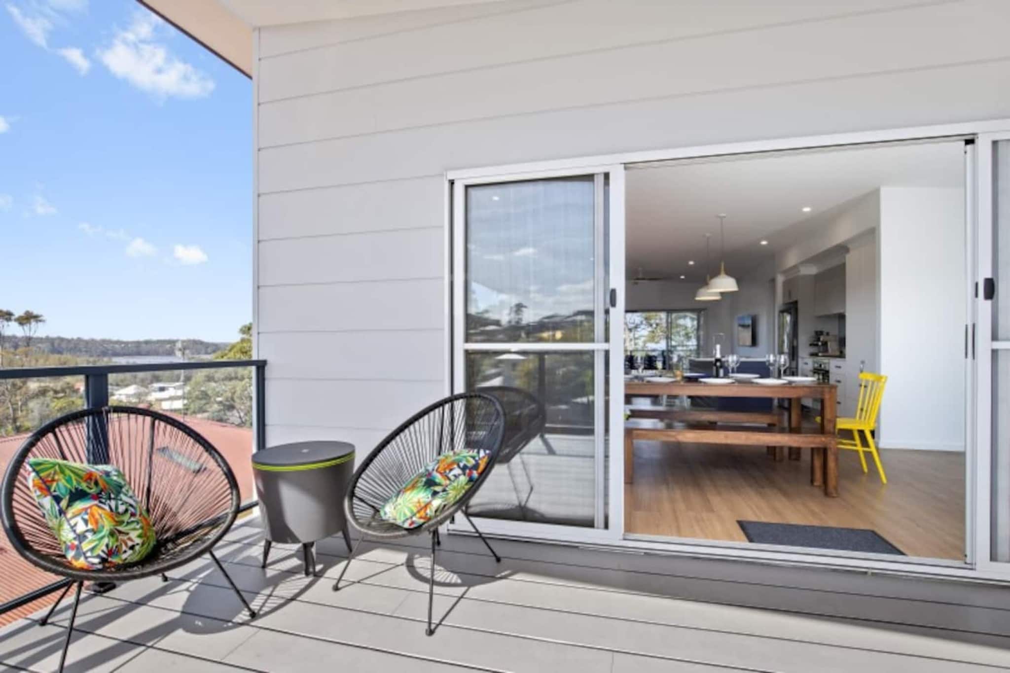 3-Bed Coastal Getaway with Direct Beach Access