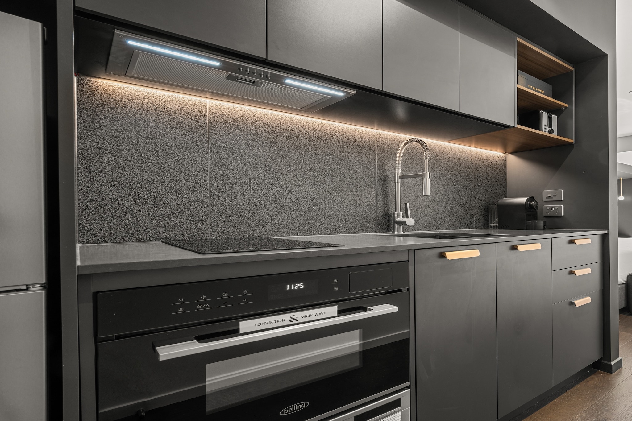 Braddon Studio with Parking & BBQ