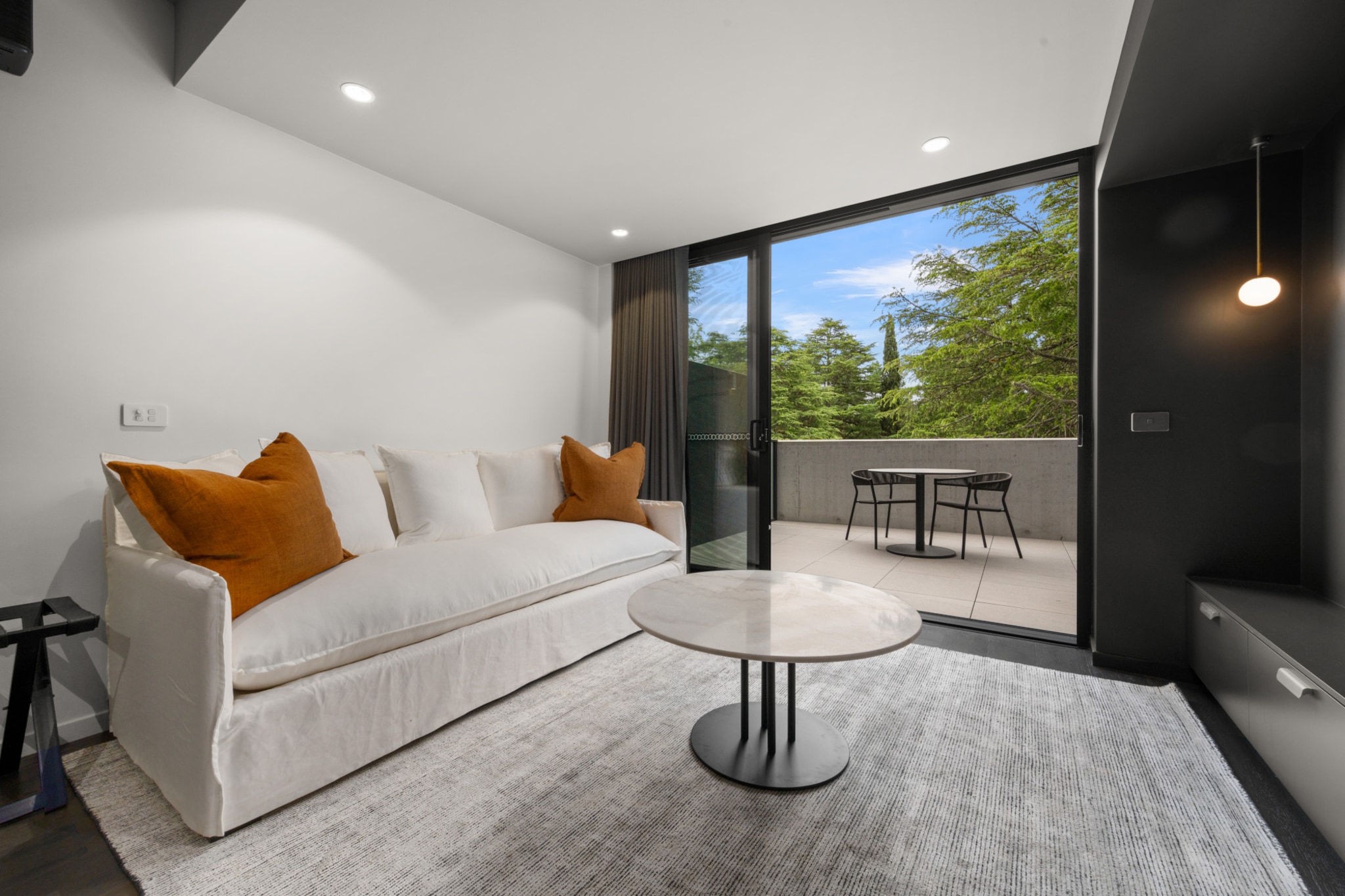 Modern Braddon Studio with Parking