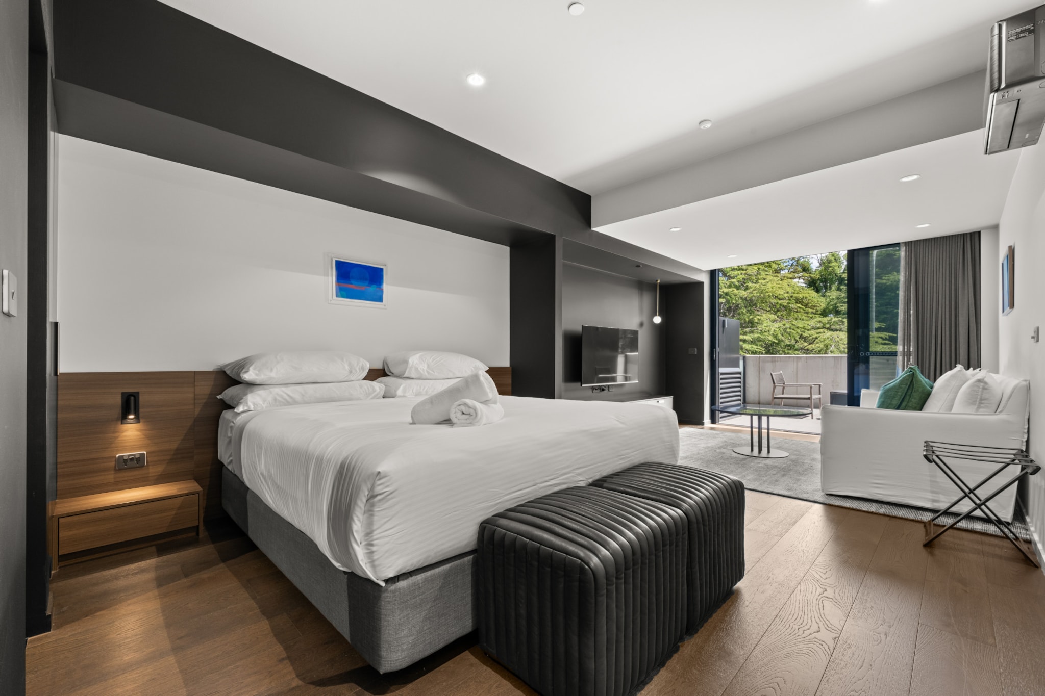 Bright Studio in Braddon with Parking