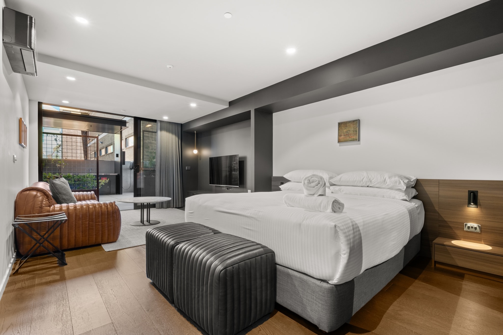 Convenient Braddon Studio with Parking