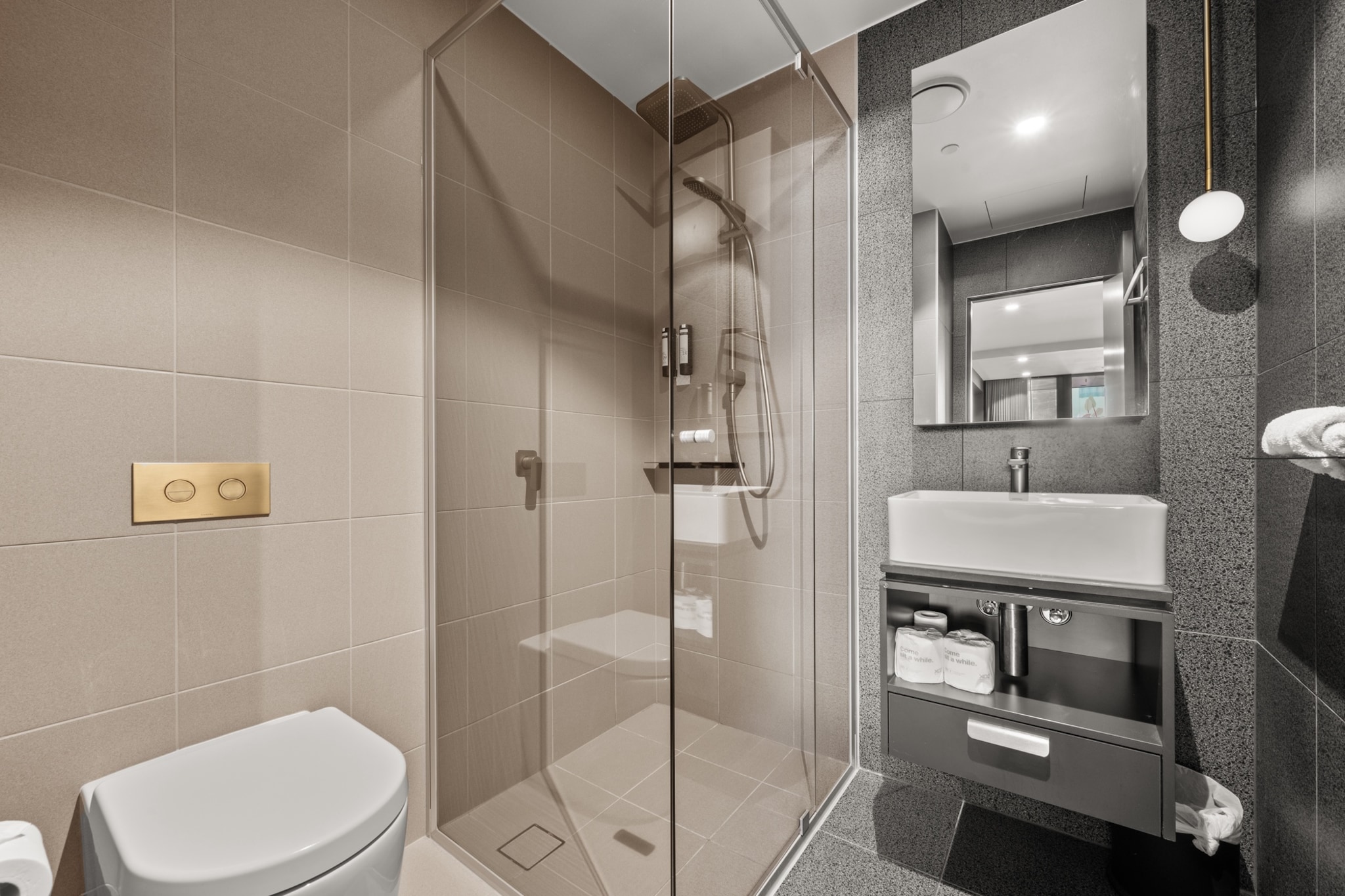 Elevator, Hot Water, Internet Access DSL, Wardrobe, Kitchen(stove, electric kettle, toaster, coffee machine, oven, microwave, dishwasher, fridge, dishes and cutlery, Wine glasses), bedroom(Bed Linen, double king size bed, Room-darkening shades), bathroom(hairdryer, Towels/Sheets (Incl.), shampoo, body soap, Conditioner, Shower gel), First Aid, TV, balcony or terrace, heating, air conditioning, iron, Essentials, Long term stays allowed