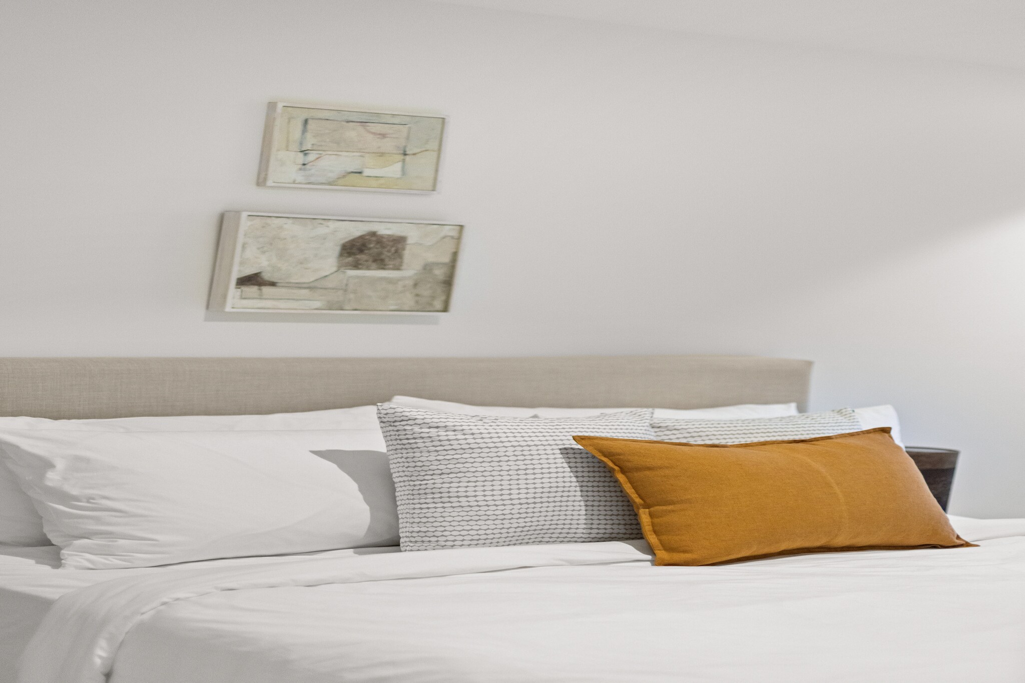 Bed Linen, Elevator, Hot Water, Internet Access DSL, Wardrobe, Living room(TV), Kitchen(stove, electric kettle, toaster, coffee machine, oven, microwave, dishwasher, fridge), bedroom(double king size bed), bedroom(double king size bed), bathroom(shower, washbasin, toilet), bathroom(shower, washbasin, toilet), First Aid, Play area, tumble dryer, washing machine, balcony or terrace, heating, air conditioning, iron, hairdryer, Towels/Sheets (Incl.), shampoo, body soap, Essentials, dishes and cutlery, Conditioner, Long term stays allowed, Room-darkening shades, Shower gel, Wine glasses