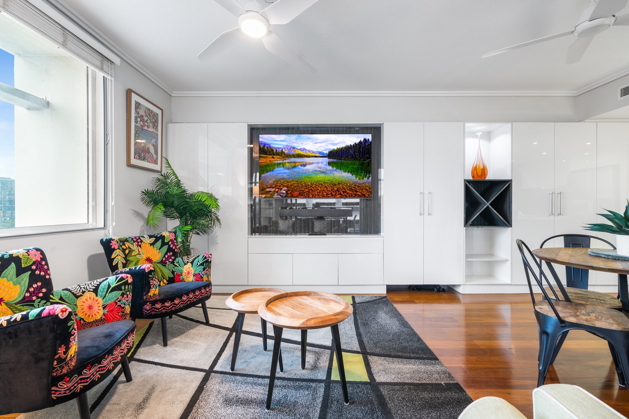 Desk, Elevator, Hot Water, Internet Access DSL, Wardrobe, Kitchen(stove, electric kettle, toaster, coffee machine, oven, microwave, dishwasher, fridge, dishes and cutlery, Wine glasses), bedroom(Bed Linen, Room-darkening shades, Queen Bed), bedroom(double bed), bathroom(hairdryer, shampoo, body soap, Conditioner, Shower gel), bathroom(hairdryer, shampoo, body soap), First Aid, Play area, TV, tumble dryer, cot, washing machine, balcony or terrace, air conditioning, swimming pool, private outdoor pool, iron, Essentials, Dedicated workspace, Carbon monoxide detector, Long term stays allowed, Town