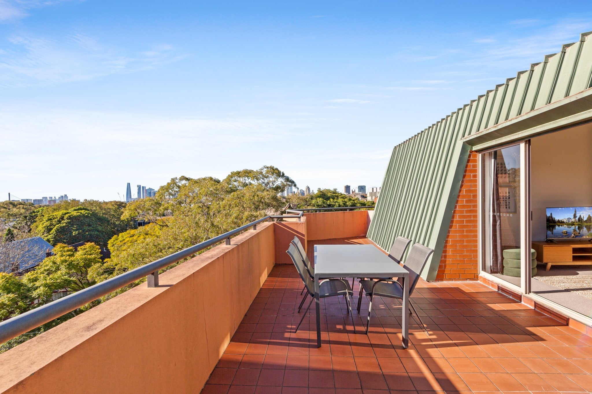 Spacious Inner-West 2-Bed with Alfresco Dining