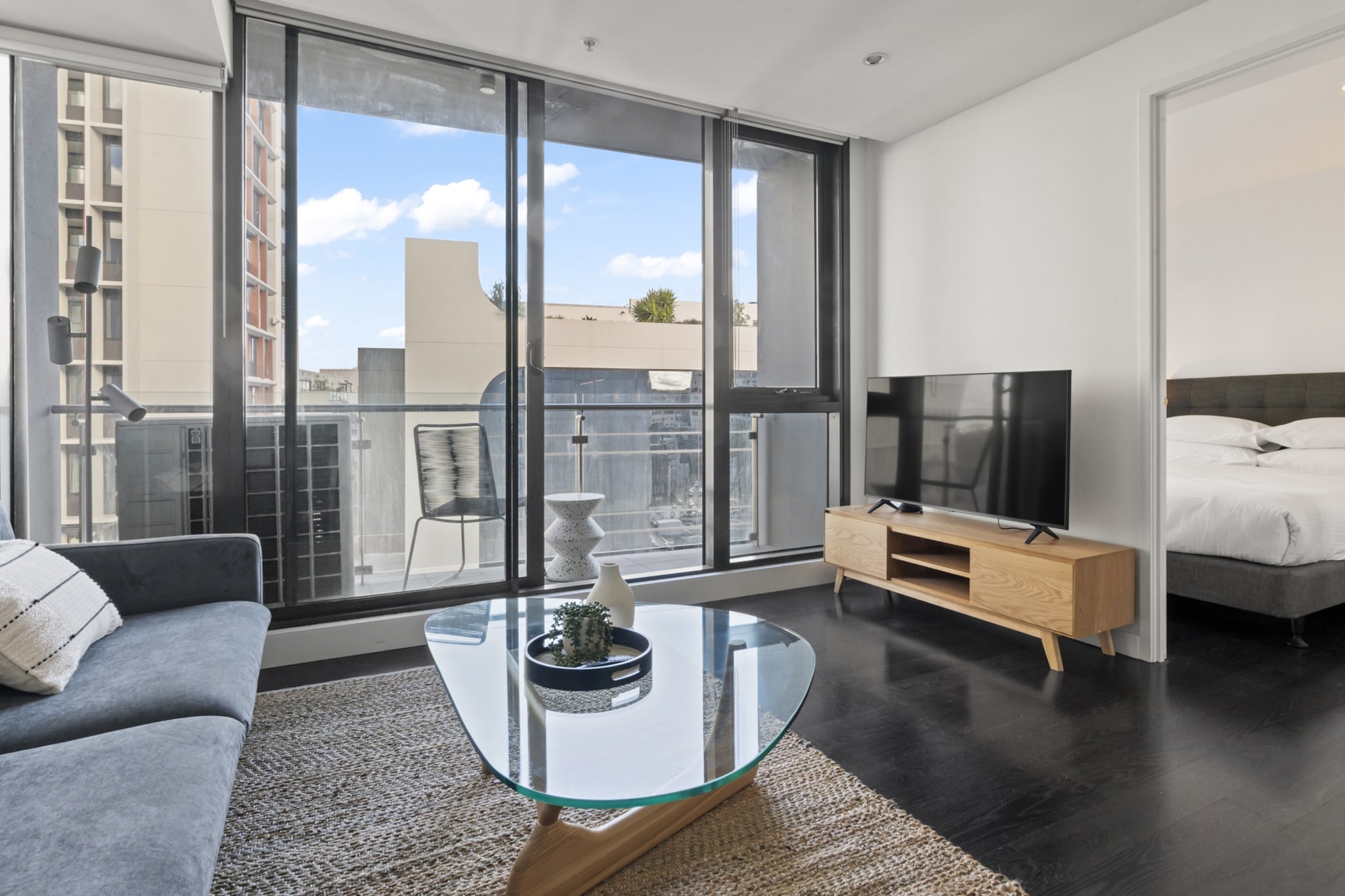 Modern 1-Bed Apartment Close to Attractions