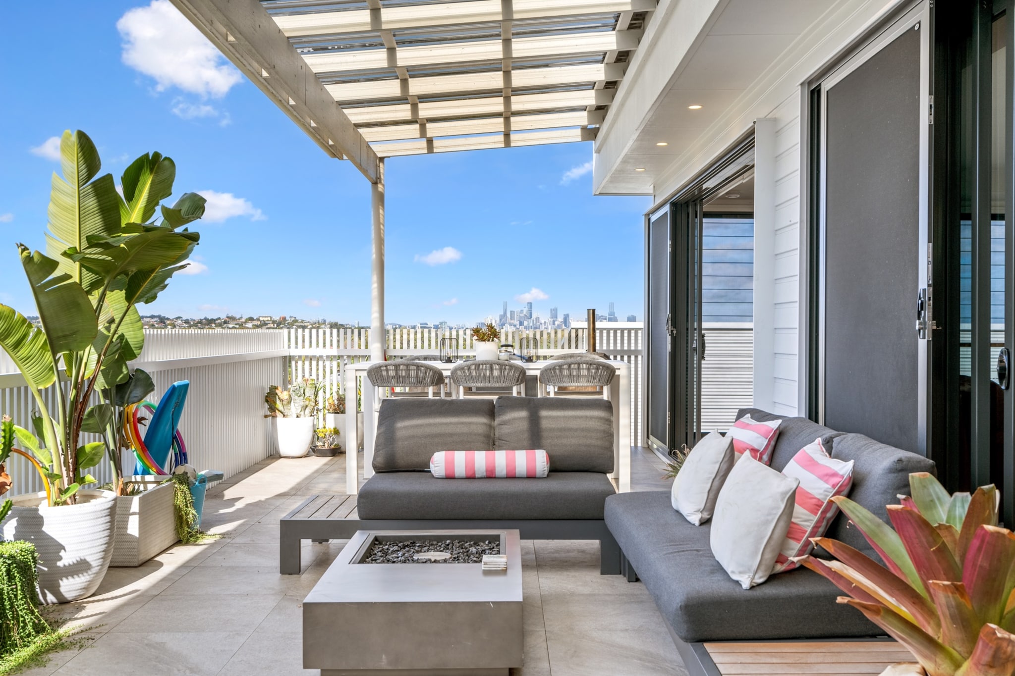 Deluxe 4-Bed Home with Pool & Fire Pit