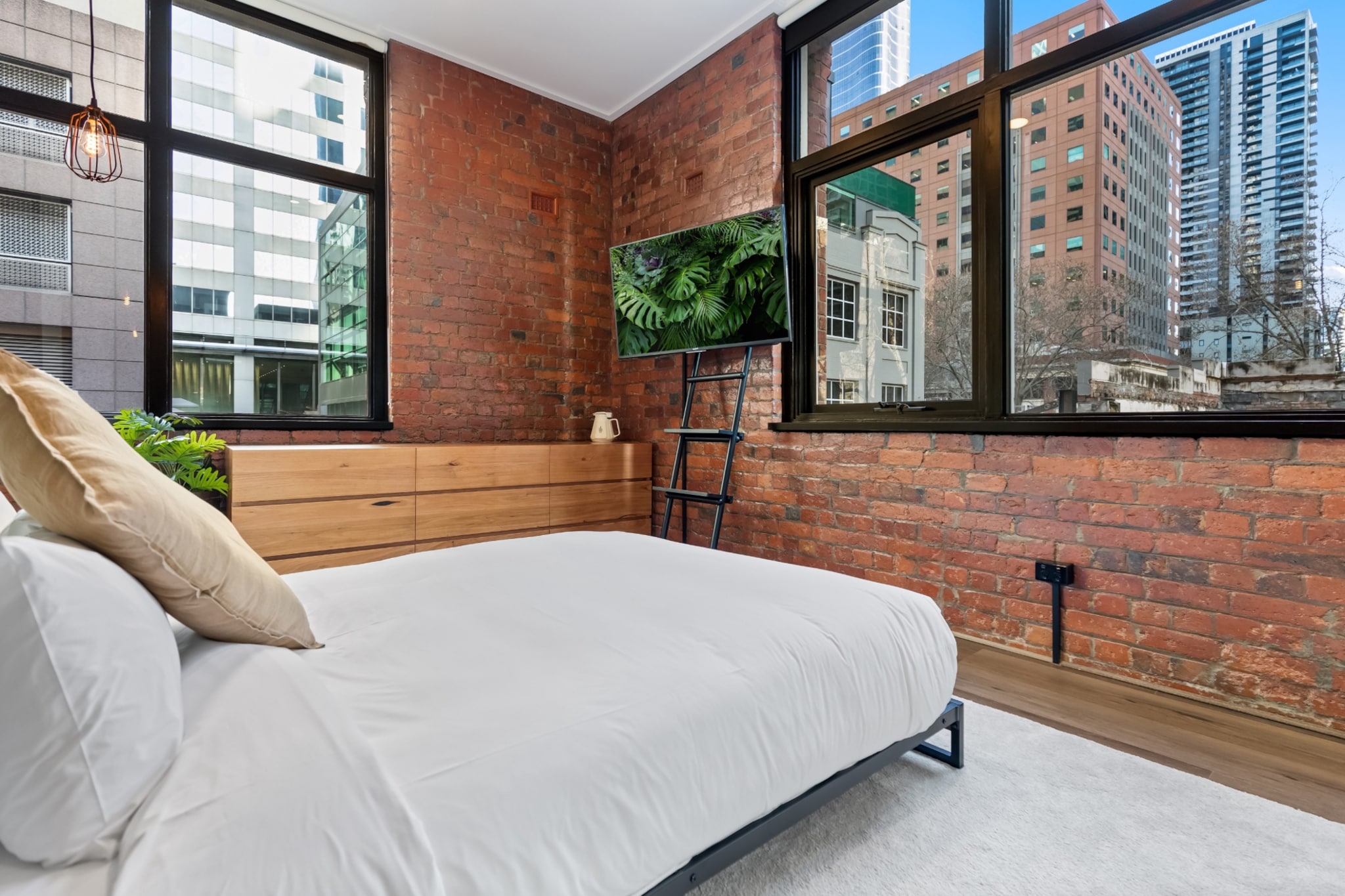 1-Bed Warehouse Conversion in Melbourne CBD