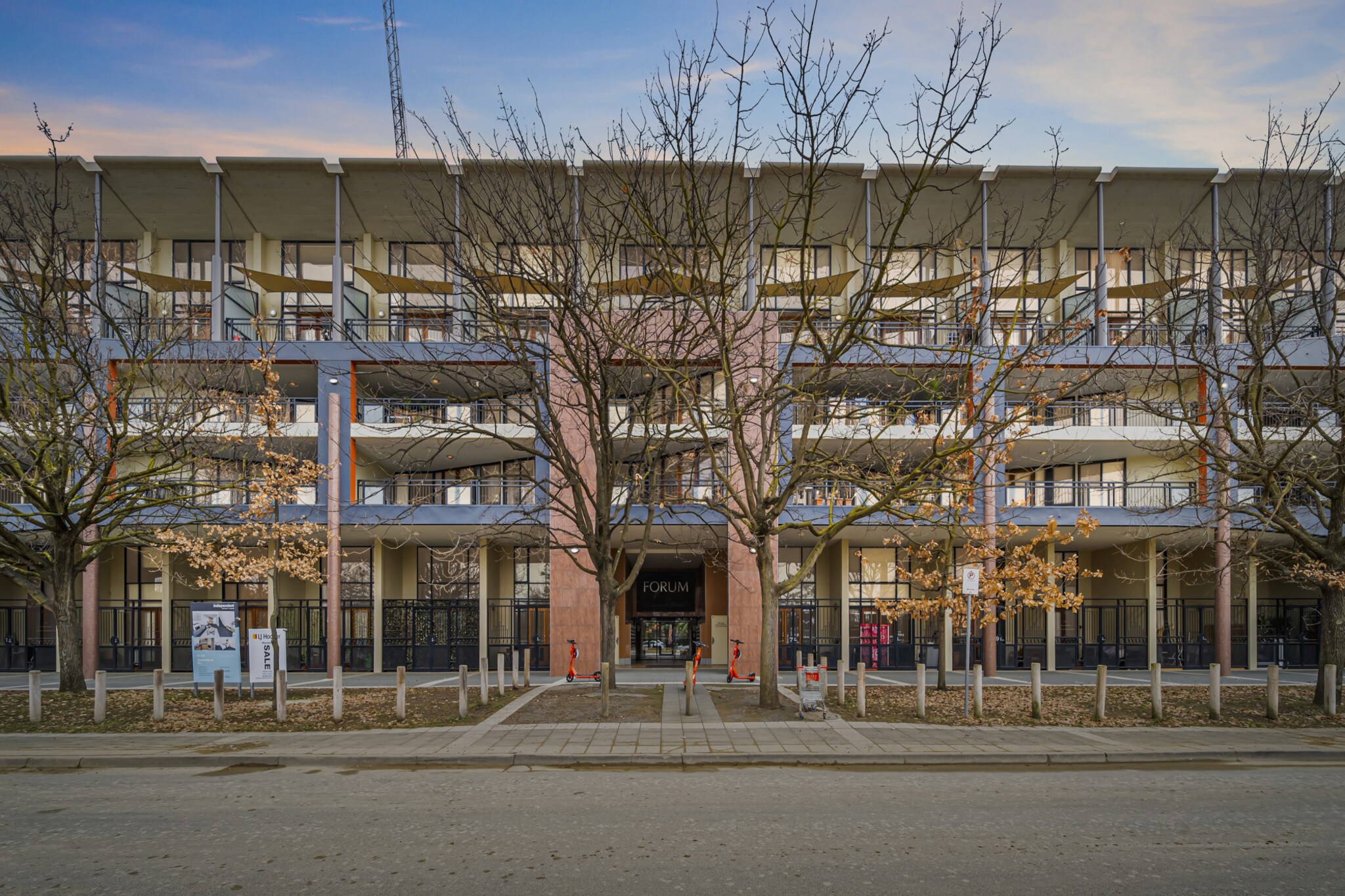 Loft-Style CBD 1-Bed with Rooftop Terrace & BBQ