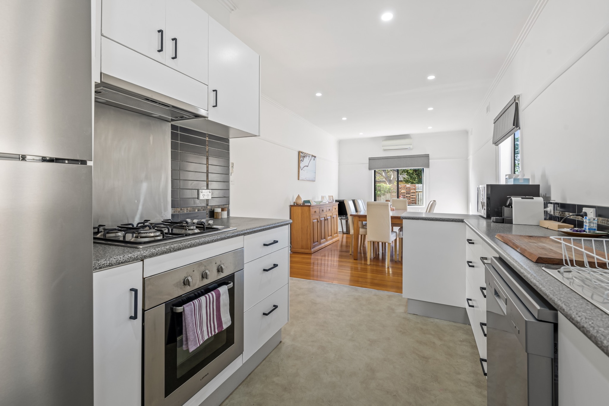 Spacious 3-Bed With Outdoor Dining Near Airport