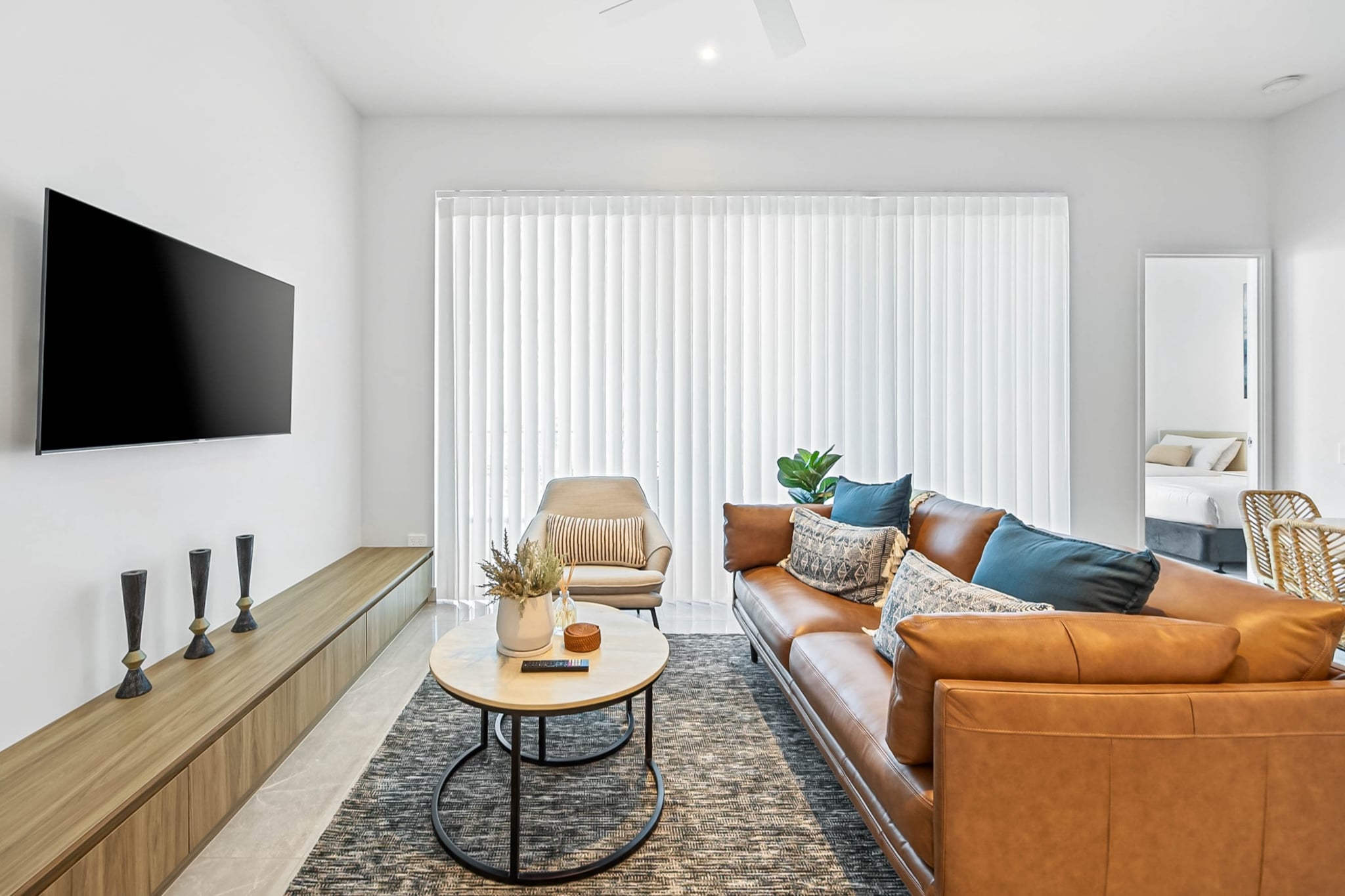 Bed Linen, Elevator, Hot Water, Internet Access DSL, Wardrobe, Living room(TV, seating area), Kitchen(stove, electric kettle, toaster, coffee machine, oven, microwave, dishwasher, fridge, dishes and cutlery), bedroom(Queen Bed), bedroom(2x single bed), bathroom(shower, washbasin, toilet, hairdryer, Towels/Sheets (Incl.), shampoo, body soap, Essentials, Conditioner, Shower gel), bathroom(shower, washbasin, toilet, hairdryer, Towels/Sheets (Incl.), shampoo, body soap, Essentials), First Aid, Beach, Play area, tumble dryer, cot, hot tub, washing machine, balcony or terrace, heating, air conditioning, swimming pool, private outdoor pool, iron, Long term stays allowed, Near Ocean, Room-darkening shades, Sea view, Wine glasses