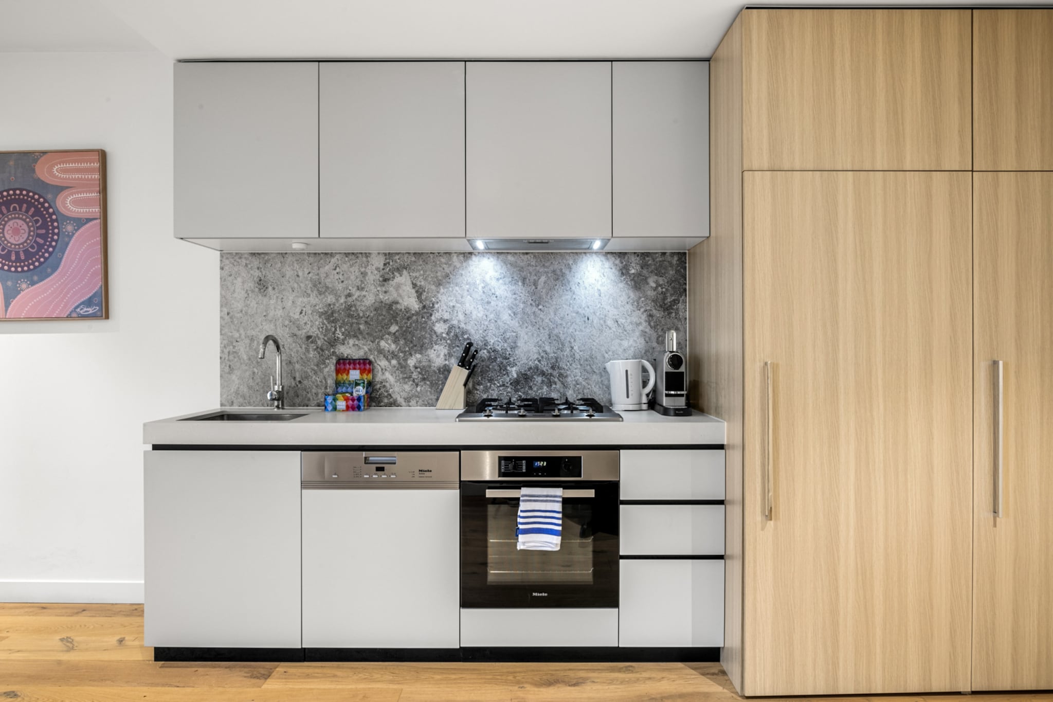 Bed Linen, Elevator, Hot Water, Internet Access DSL, Wardrobe, Kitchen(stove, electric kettle, toaster, coffee machine, oven, microwave, dishwasher, fridge), bedroom(Queen Bed), bathroom, First Aid, TV, washing machine, balcony or terrace, heating, air conditioning, swimming pool, private outdoor pool, iron, hairdryer, Towels/Sheets (Incl.), shampoo, body soap, Essentials, dishes and cutlery, Carbon monoxide detector, Conditioner, Downtown, Long term stays allowed, Room-darkening shades, Shower gel, Town, Wine glasses