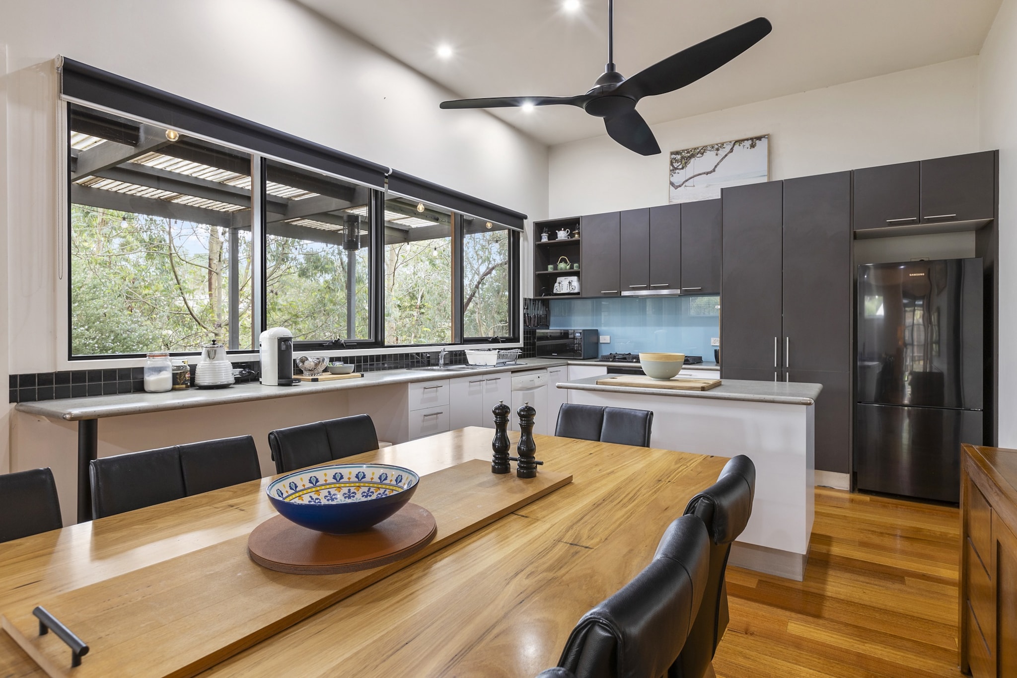 Hot Water, Internet Access DSL, Wardrobe, Kitchen(stove, electric kettle, toaster, coffee machine, oven, microwave, dishwasher, fridge, dishes and cutlery, Wine glasses), bedroom(Bed Linen, Room-darkening shades, Queen Bed), bedroom(Queen Bed), bedroom(2x bunk bed), bathroom(bath tub, hairdryer, Towels/Sheets (Incl.), shampoo, body soap, Conditioner, Shower gel), bathroom(bath tub, hairdryer, Towels/Sheets (Incl.), shampoo, body soap), First Aid, Play area, TV, fireplace, tumble dryer, washing machine, iron, Essentials, Carbon monoxide detector, Long term stays allowed