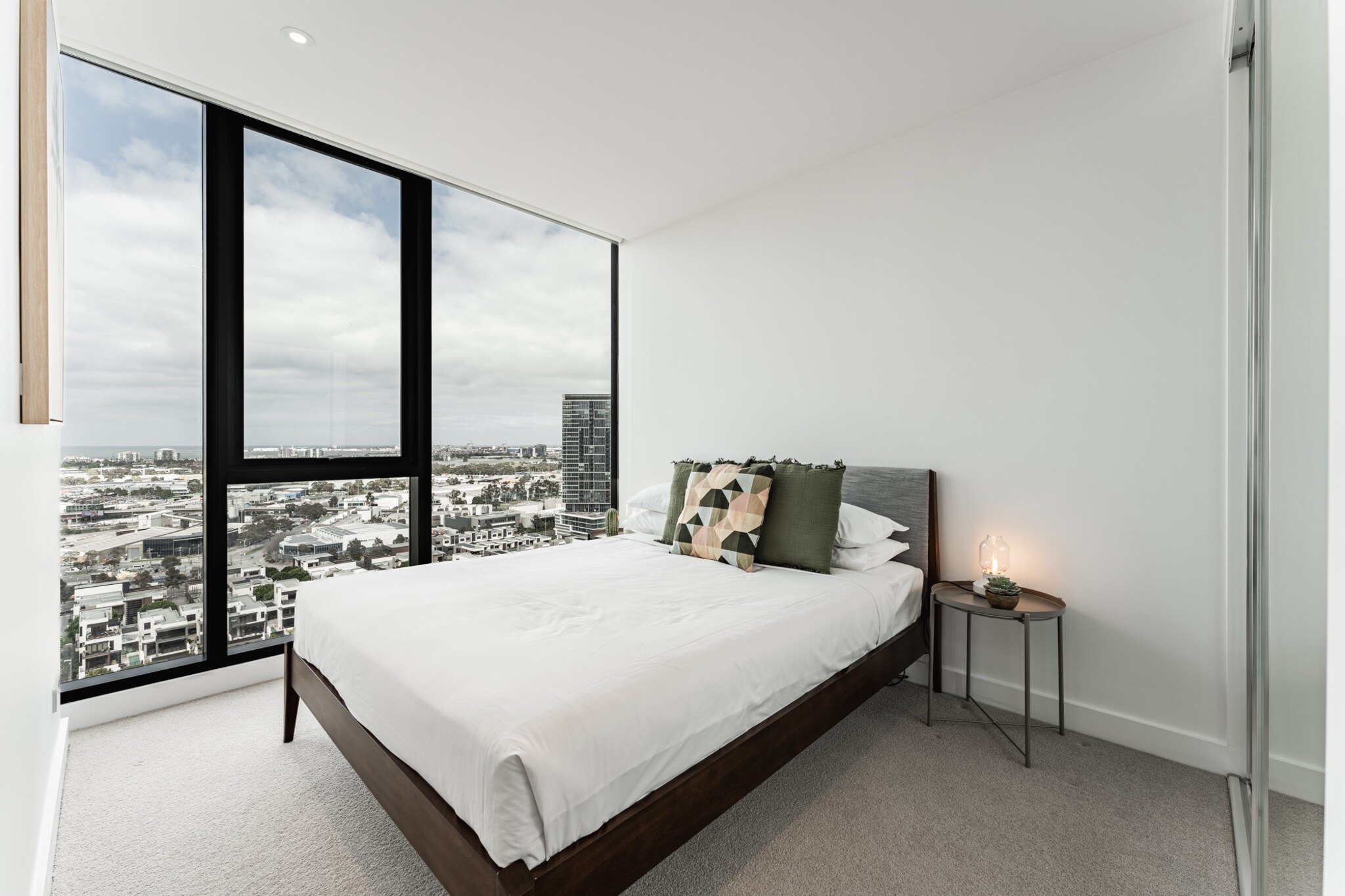 2-Bed with Harbour Views & Outstanding Amenities