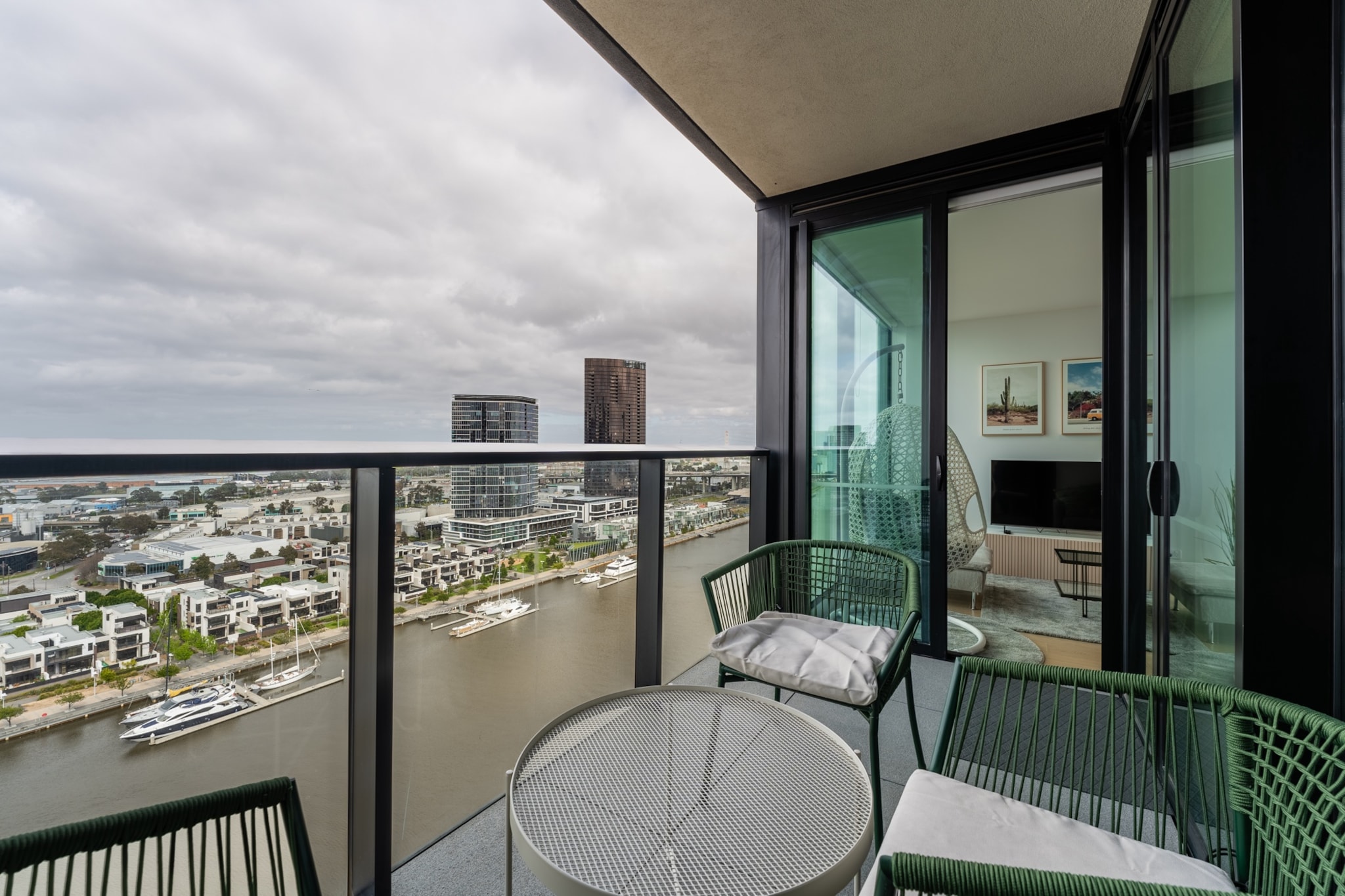 2-Bed with Harbour Views & Outstanding Amenities