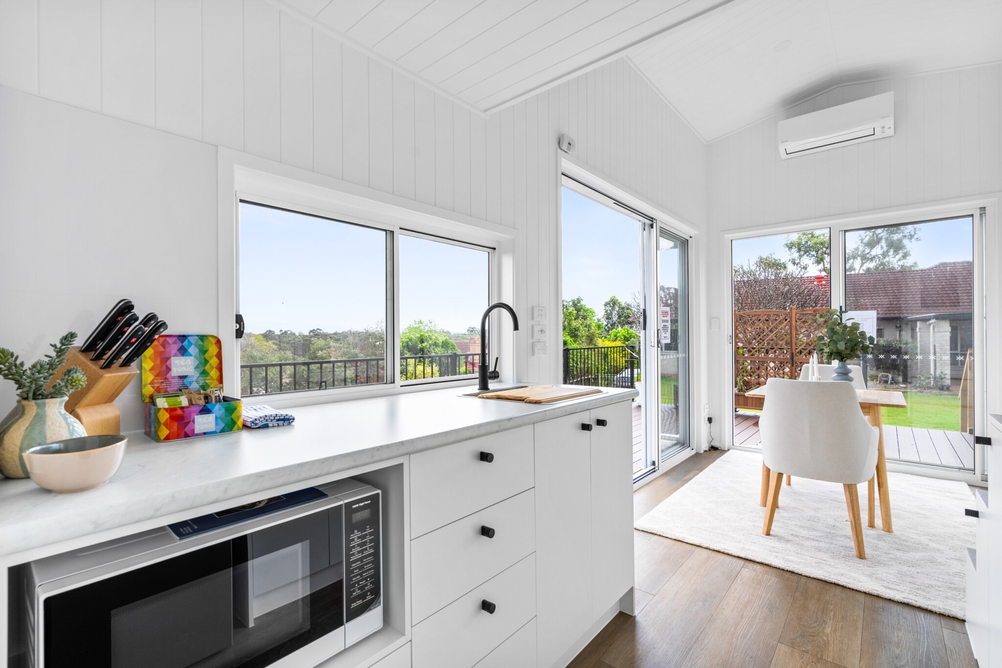 Cute 1-Bed Tiny House with Garden in Nature