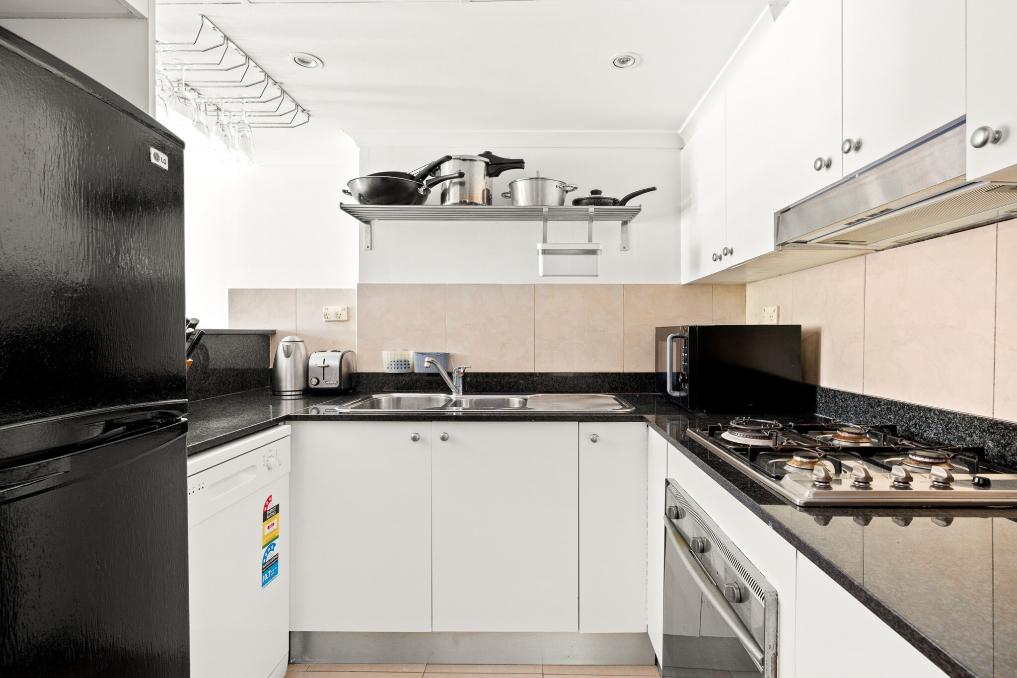 Green Views & Great Location: Inner-City 1-Bed