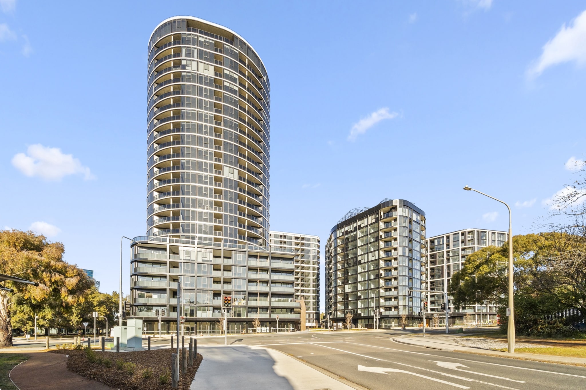 Phillip 2-Bed: Chic Interiors, Amazing Amenities