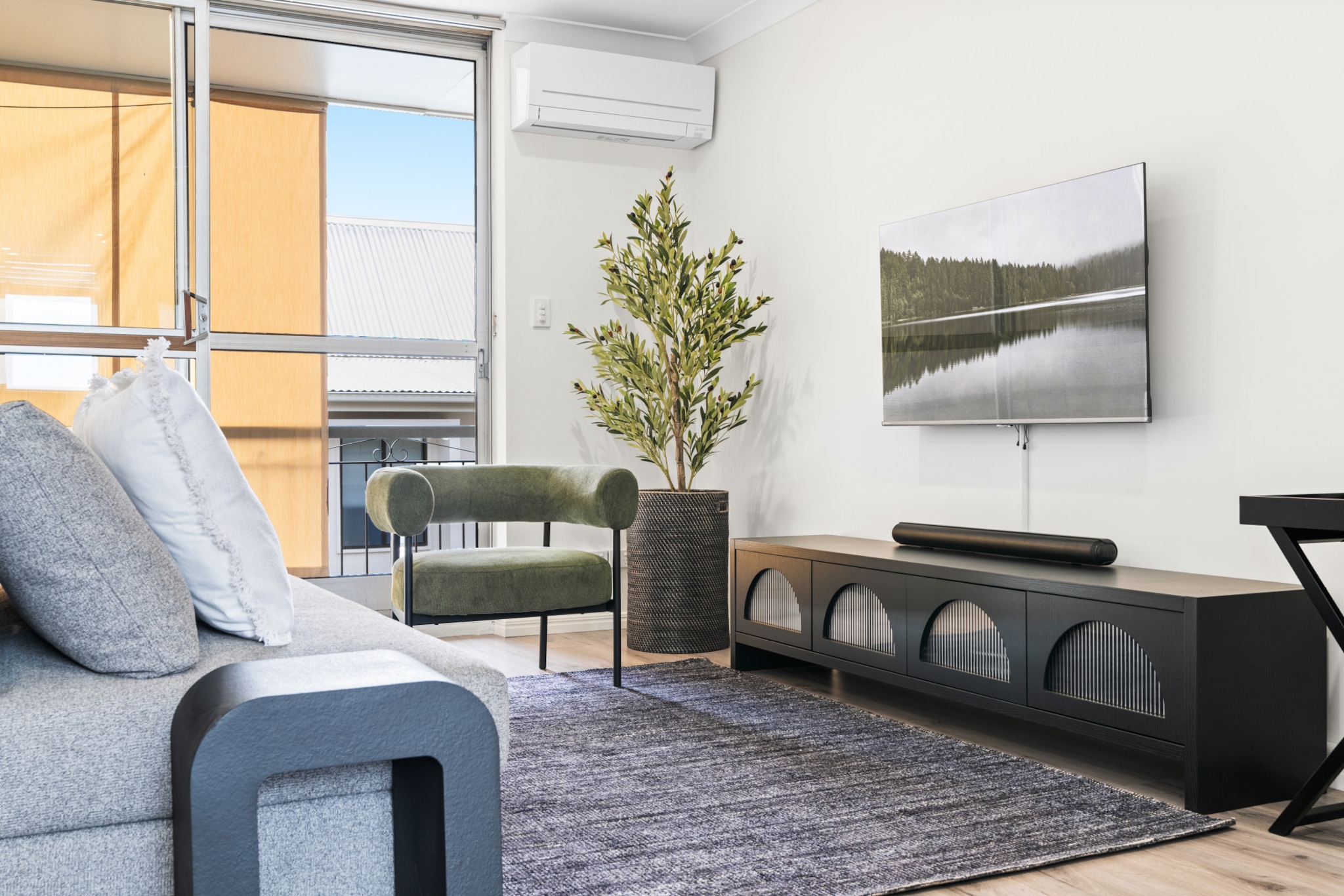 Elegant 2-Bed with Balcony by Parks and Amenities