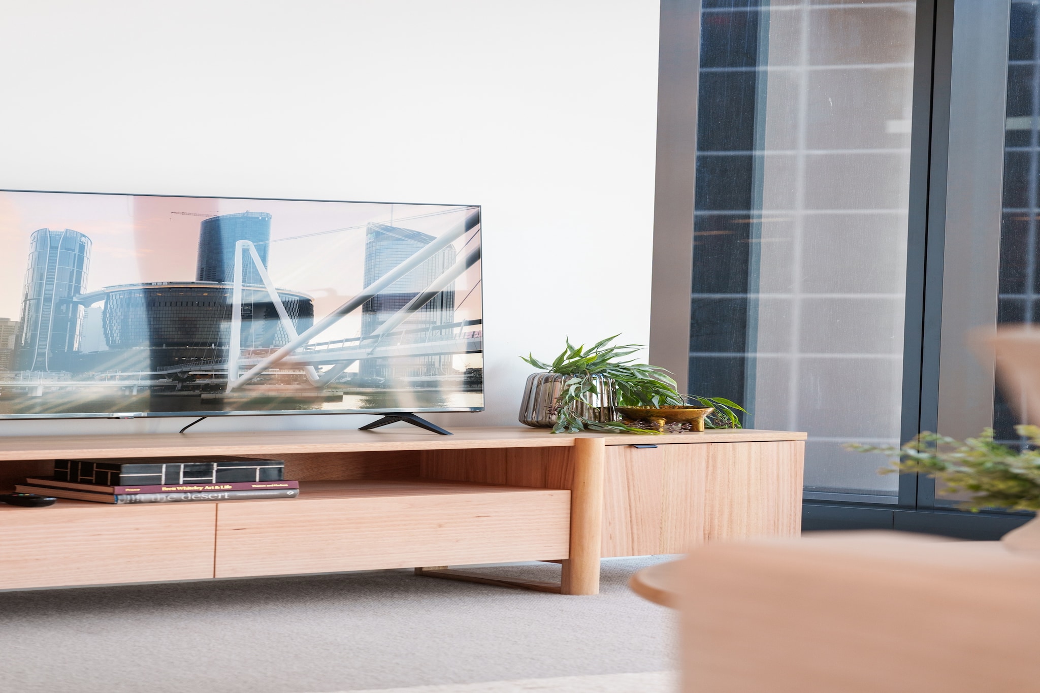 CBD High-Rise 1-Bed with Pool, Gym & Views