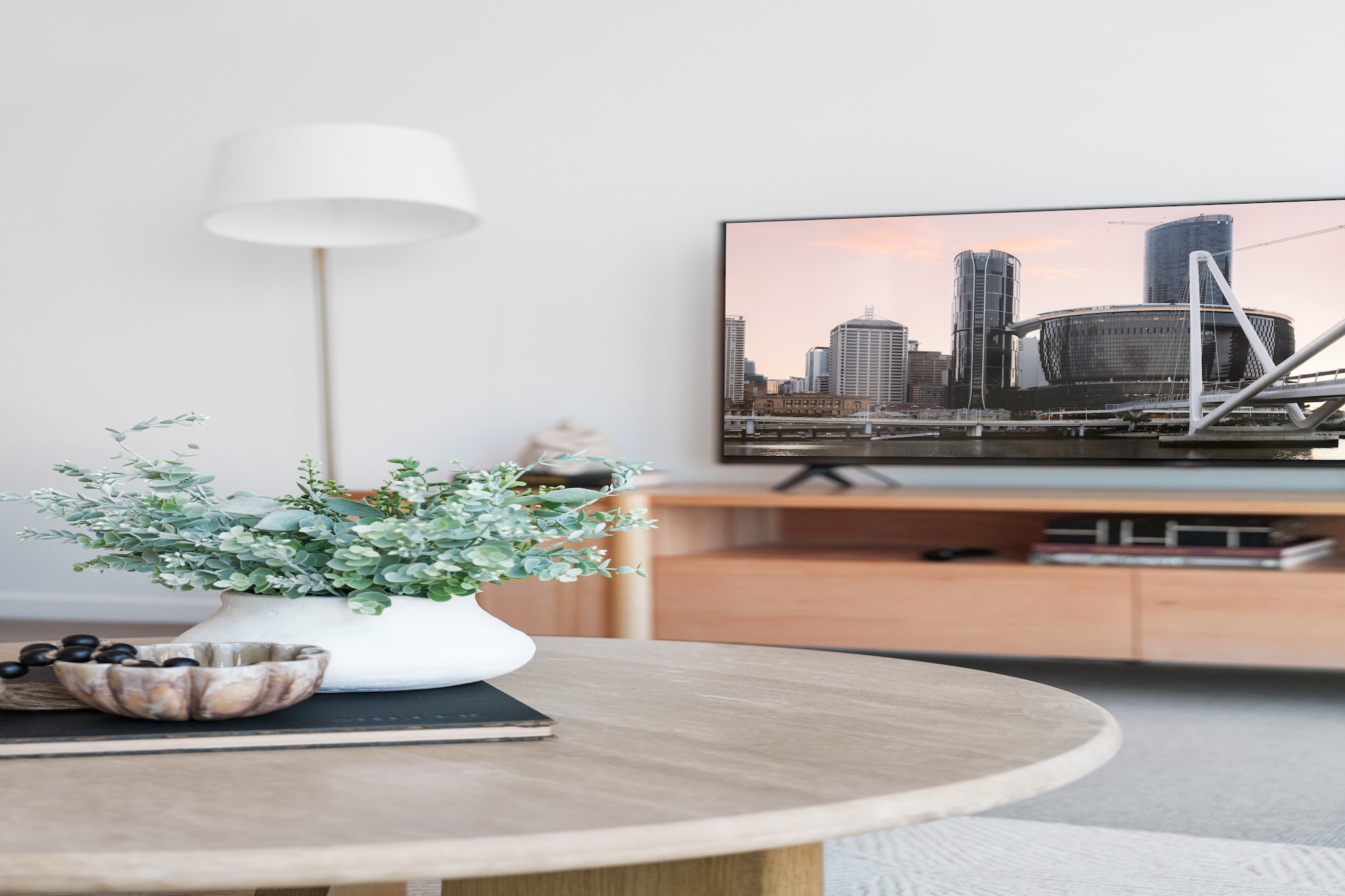 Elevator, Hot Water, Internet Access DSL, Living room(TV, seating area), Kitchen(stove, electric kettle, toaster, coffee machine, oven, microwave, dishwasher, fridge, dishes and cutlery), bedroom(Bed Linen, Wardrobe, Queen Bed), bathroom(shower, washbasin, toilet, hairdryer, Towels/Sheets (Incl.), shampoo, body soap, Essentials, Conditioner, Shower gel), First Aid, Indoor pool, tumble dryer, cot, hot tub, washing machine, heating, air conditioning, swimming pool, iron, Carbon monoxide detector, Long term stays allowed, Room-darkening shades, Town, Wine glasses