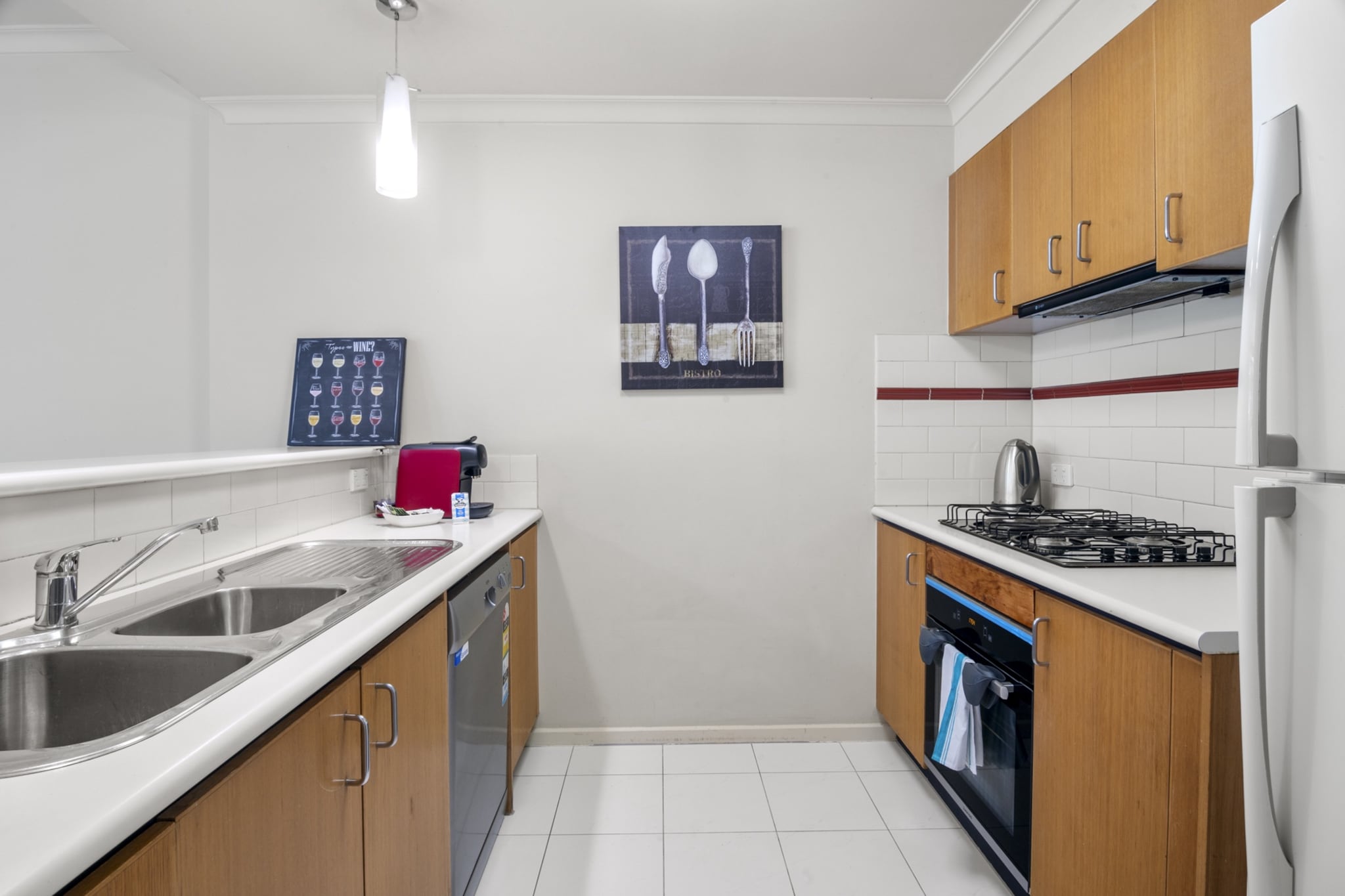 Central 2-Bed Pad with Tennis Court,