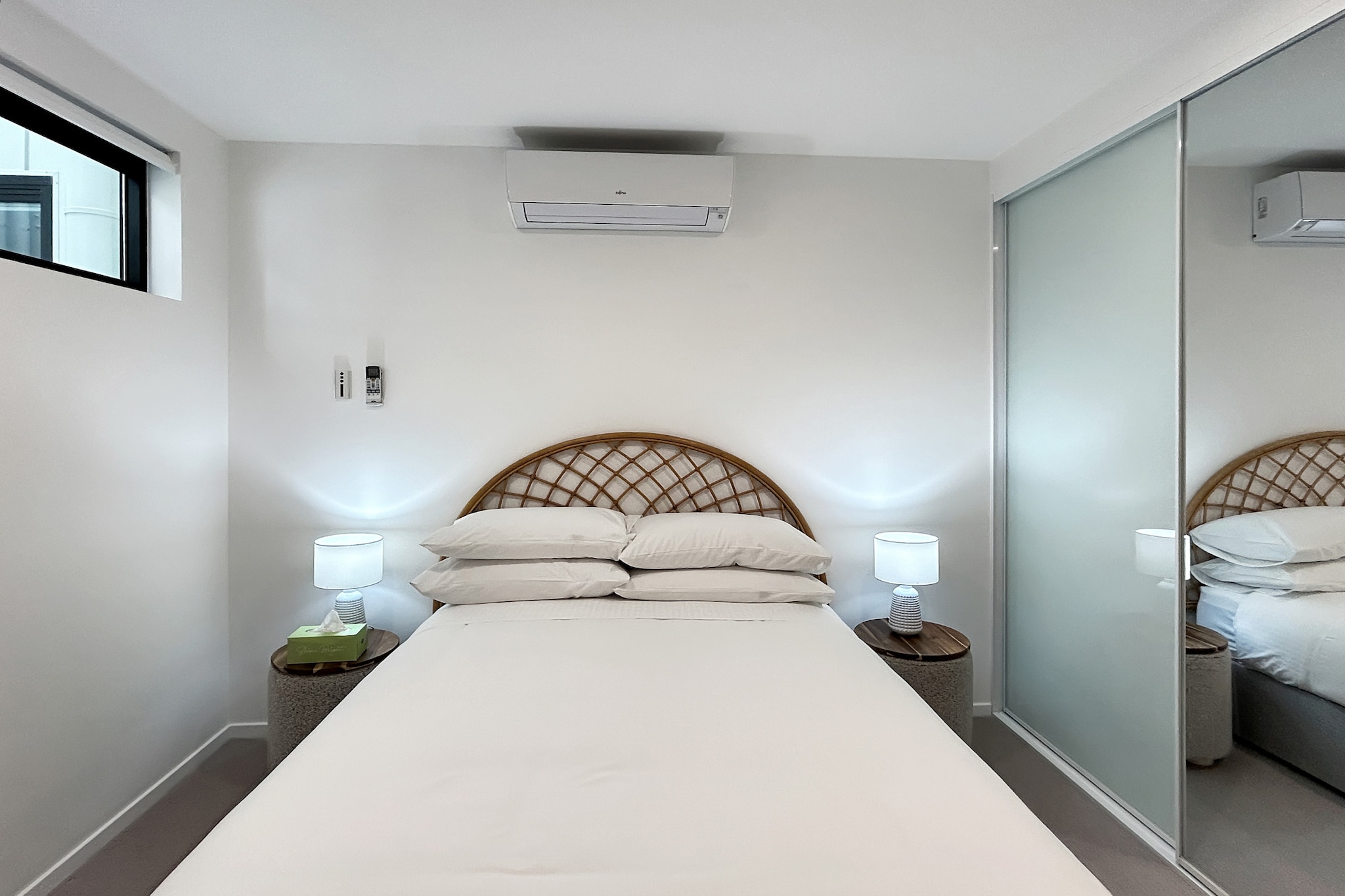 Joy at Ohana: Balcony & Pool Overlooking the Bay