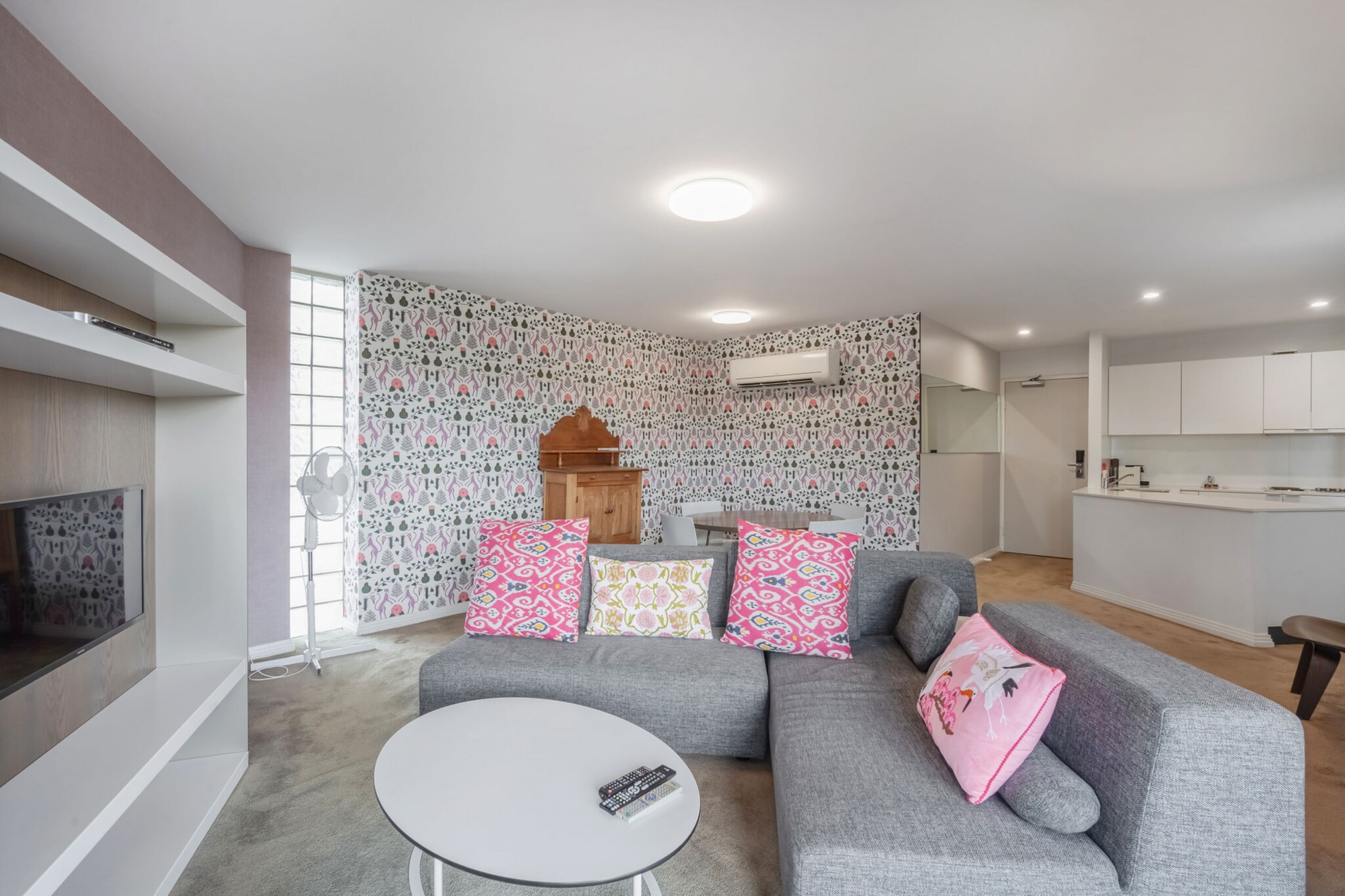 Sleek 2-Bed Apartment in Vibrant Kingston