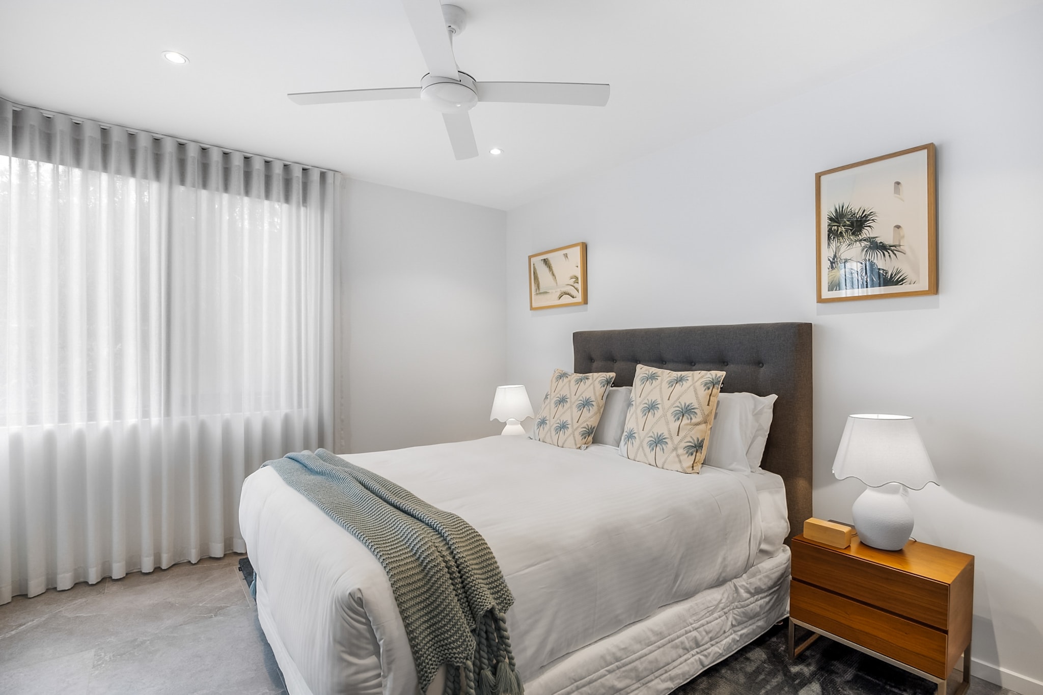 Bed Linen, Elevator, Hot Water, Internet Access DSL, Wardrobe, Living room(TV, seating area), Kitchen(stove, electric kettle, toaster, coffee machine, oven, microwave, dishwasher, fridge, dishes and cutlery), bedroom(Queen Bed), bedroom(Queen Bed), bedroom(Queen Bed), bathroom(shower, washbasin, toilet, hairdryer, Towels incl., shampoo, body soap, Essentials), bathroom(shower, washbasin, toilet, hairdryer, Towels incl., shampoo, body soap, Essentials), First Aid, Beach, Play area, tumble dryer, cot, washing machine, balcony or terrace, heating, air conditioning, swimming pool, private outdoor pool, iron, Towels/Sheets (Incl.), Long term stays allowed, Near Ocean, Room-darkening shades, Sea view, Wine glasses