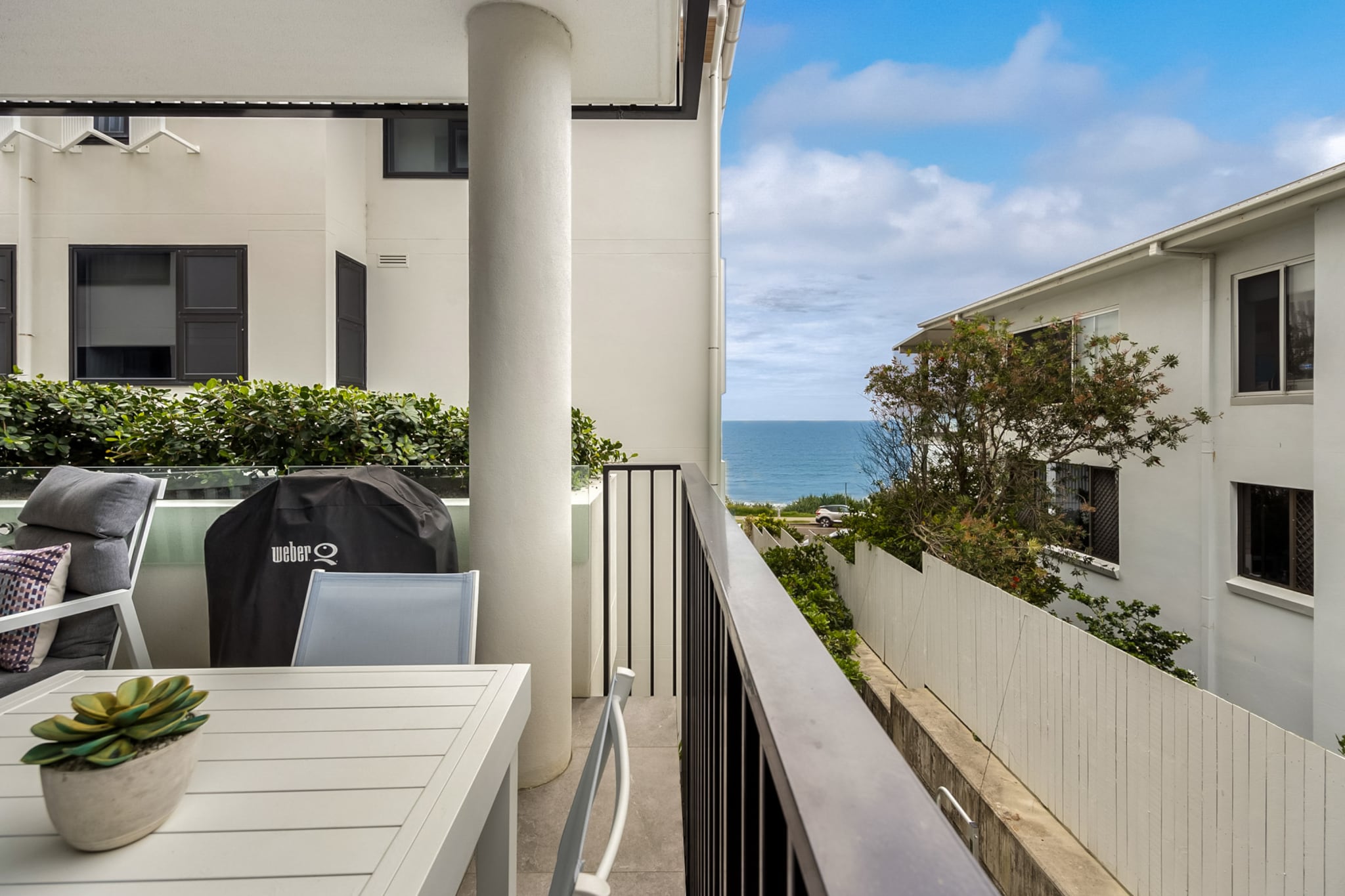 Coastal Bliss: 3-Bedroom Retreat with Pool