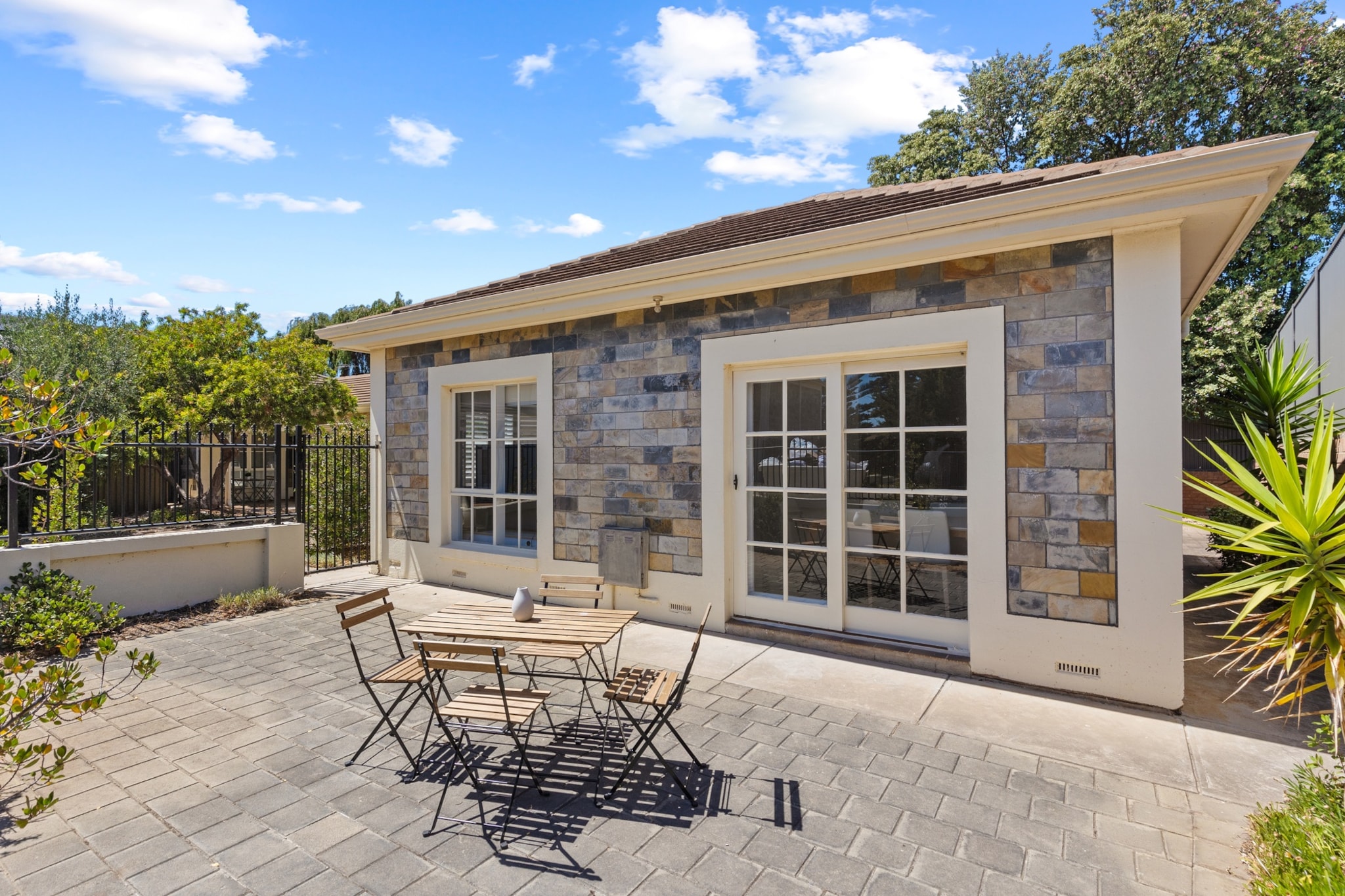 Quiet 2-Bed Retreat with Private Courtyard