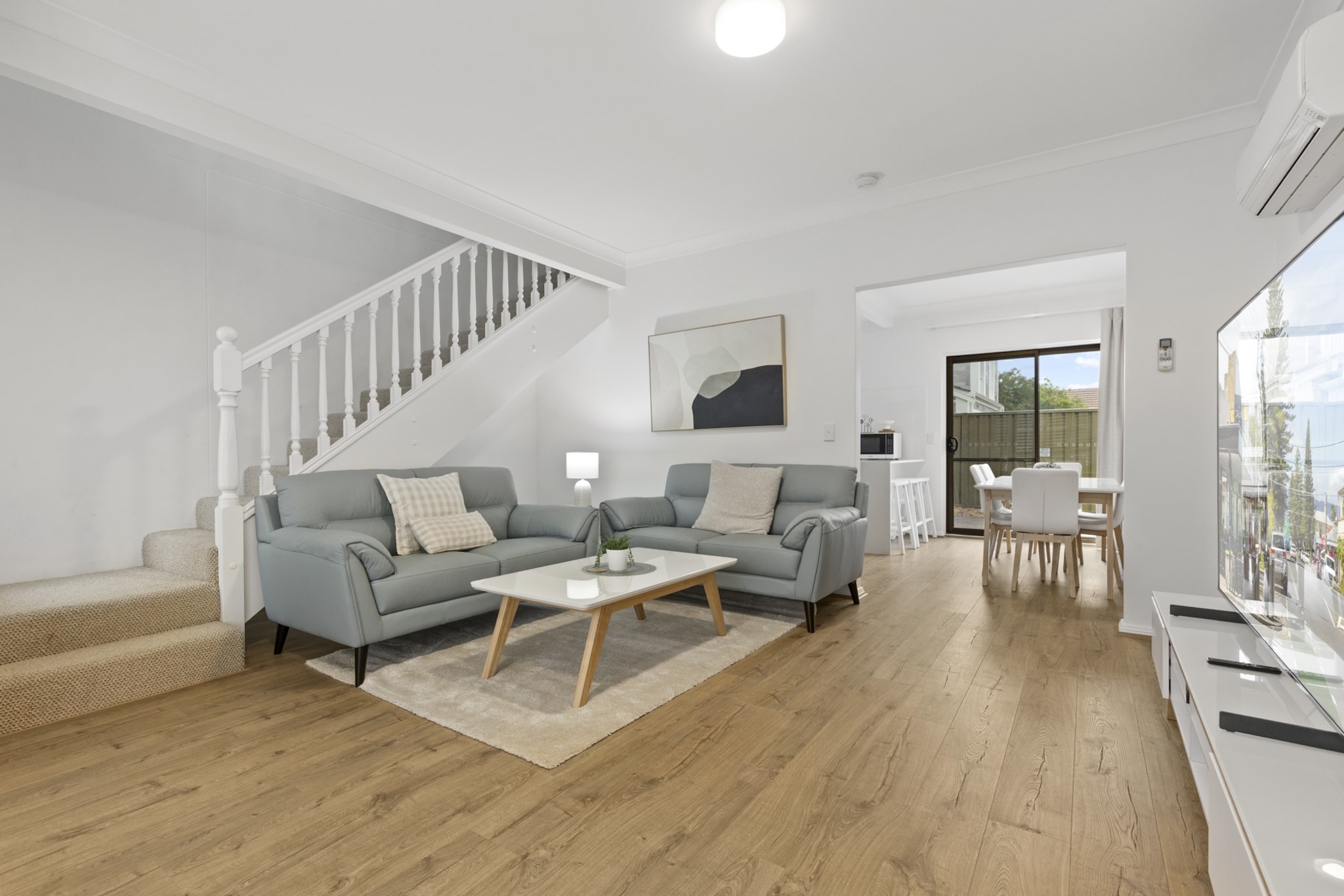 Beachside 3-Bed Retreat with BBQ & Garage