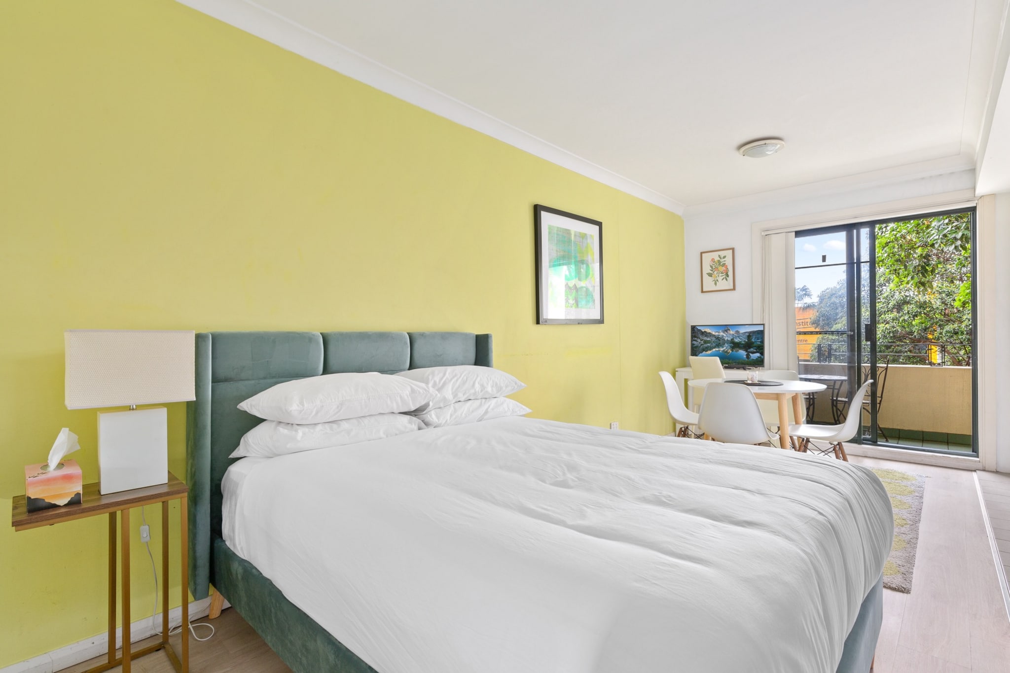 Bed Linen, Elevator, Hot Water, Internet Access DSL, Wardrobe, Living room(TV), Kitchen(stove, electric kettle, toaster, oven, microwave, dishwasher, fridge), bedroom(double bed), bathroom(shower, washbasin, toilet), First Aid, tumble dryer, washing machine, balcony or terrace, iron, hairdryer, Towels/Sheets (Incl.), shampoo, body soap, Essentials, dishes and cutlery, Conditioner, Long term stays allowed, Near Ocean, Shower gel, Wine glasses