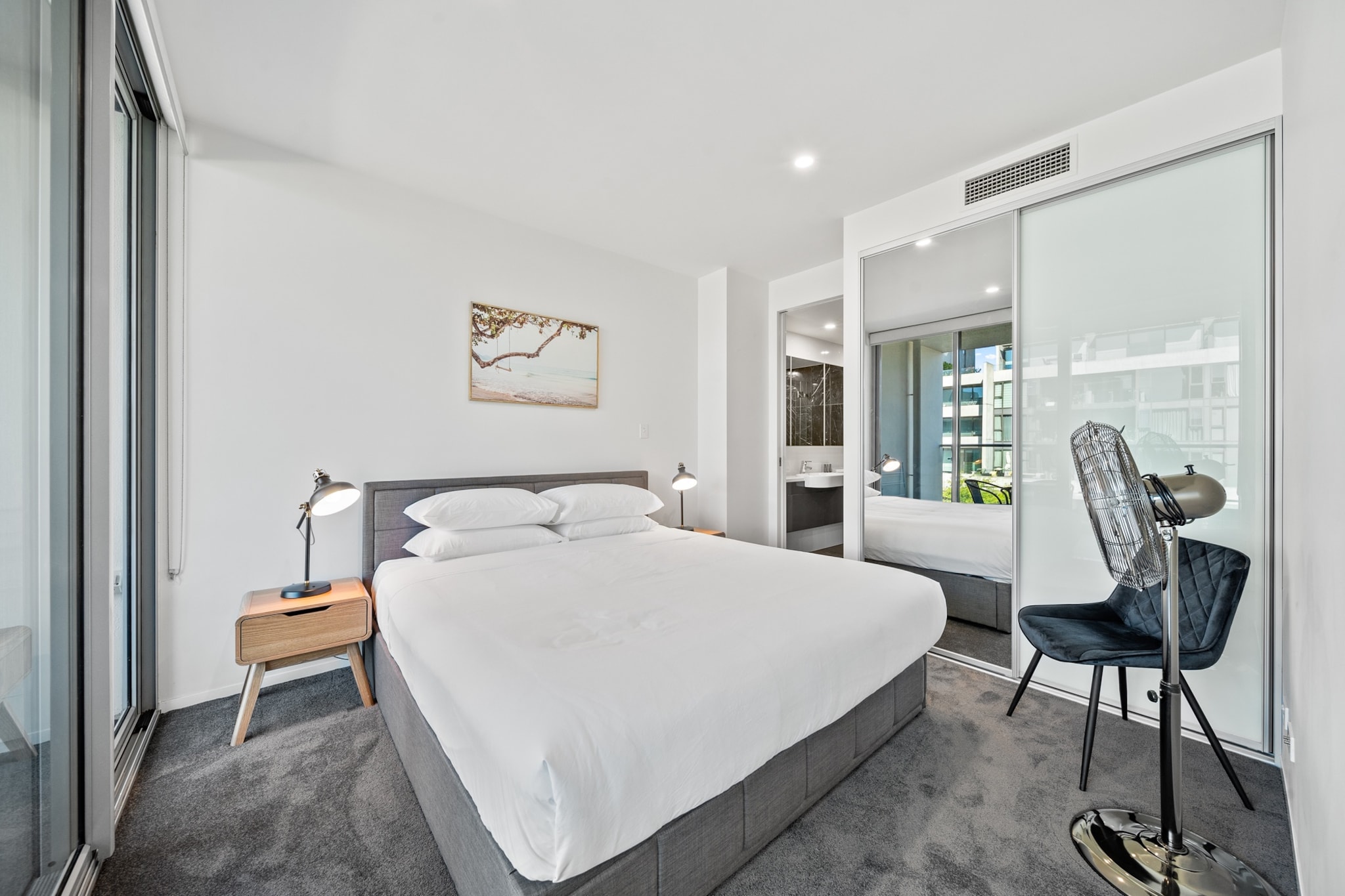 Stylish 1-Bed Retreat Steps from Foreshore